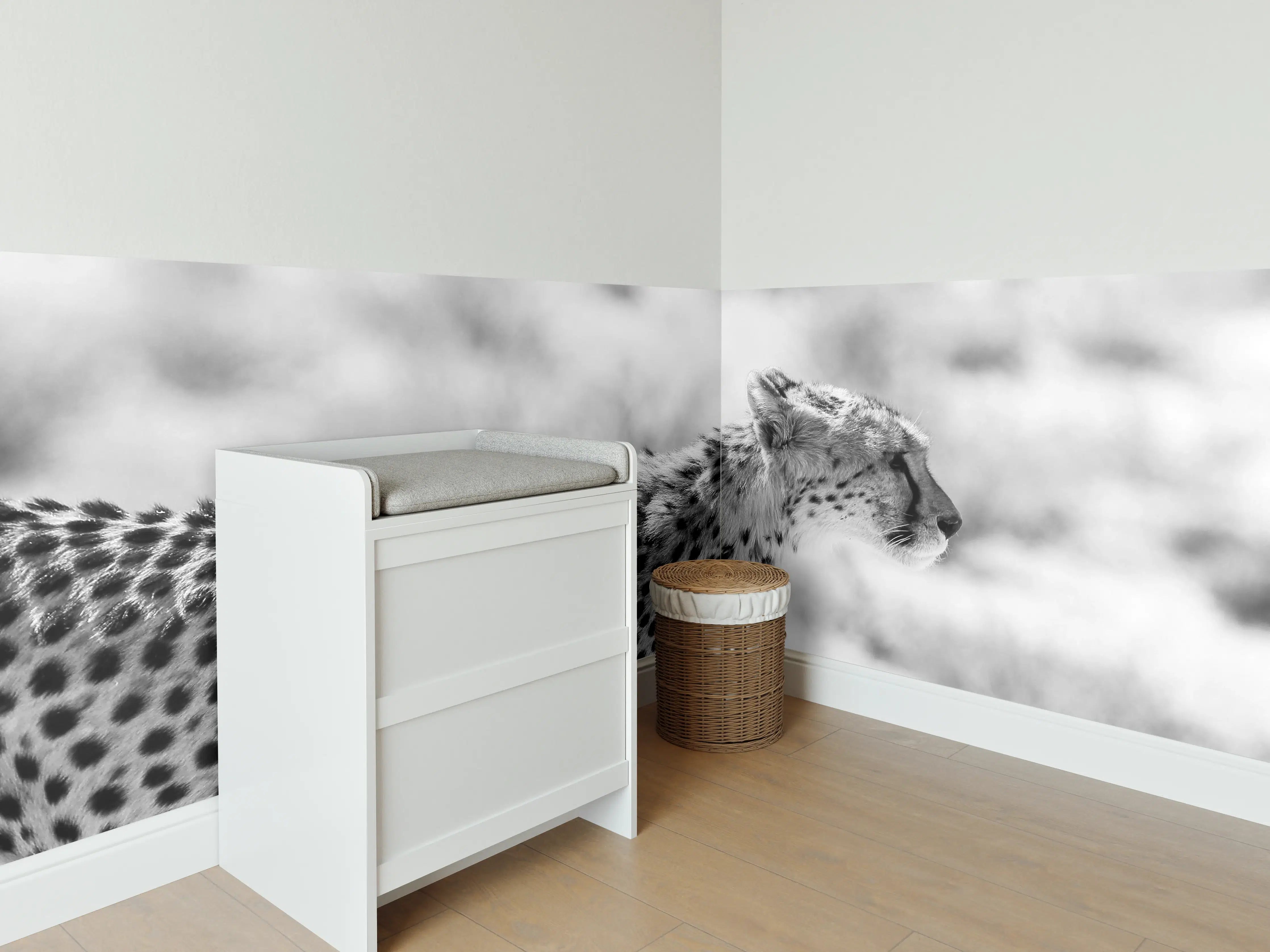 Babyzimmer Wandgestaltung - Schwarz-Weiß Geparden-Motiv