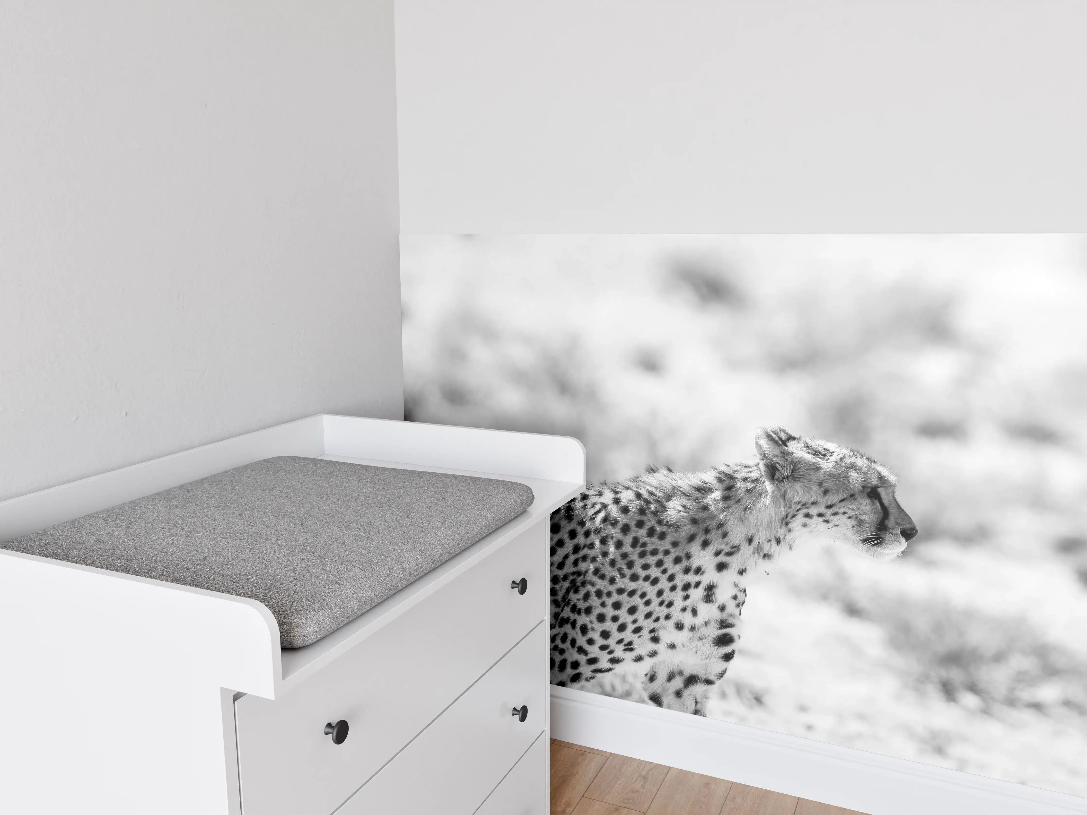 Babyzimmer Wandgestaltung - Schwarz-Weiß Geparden-Motiv