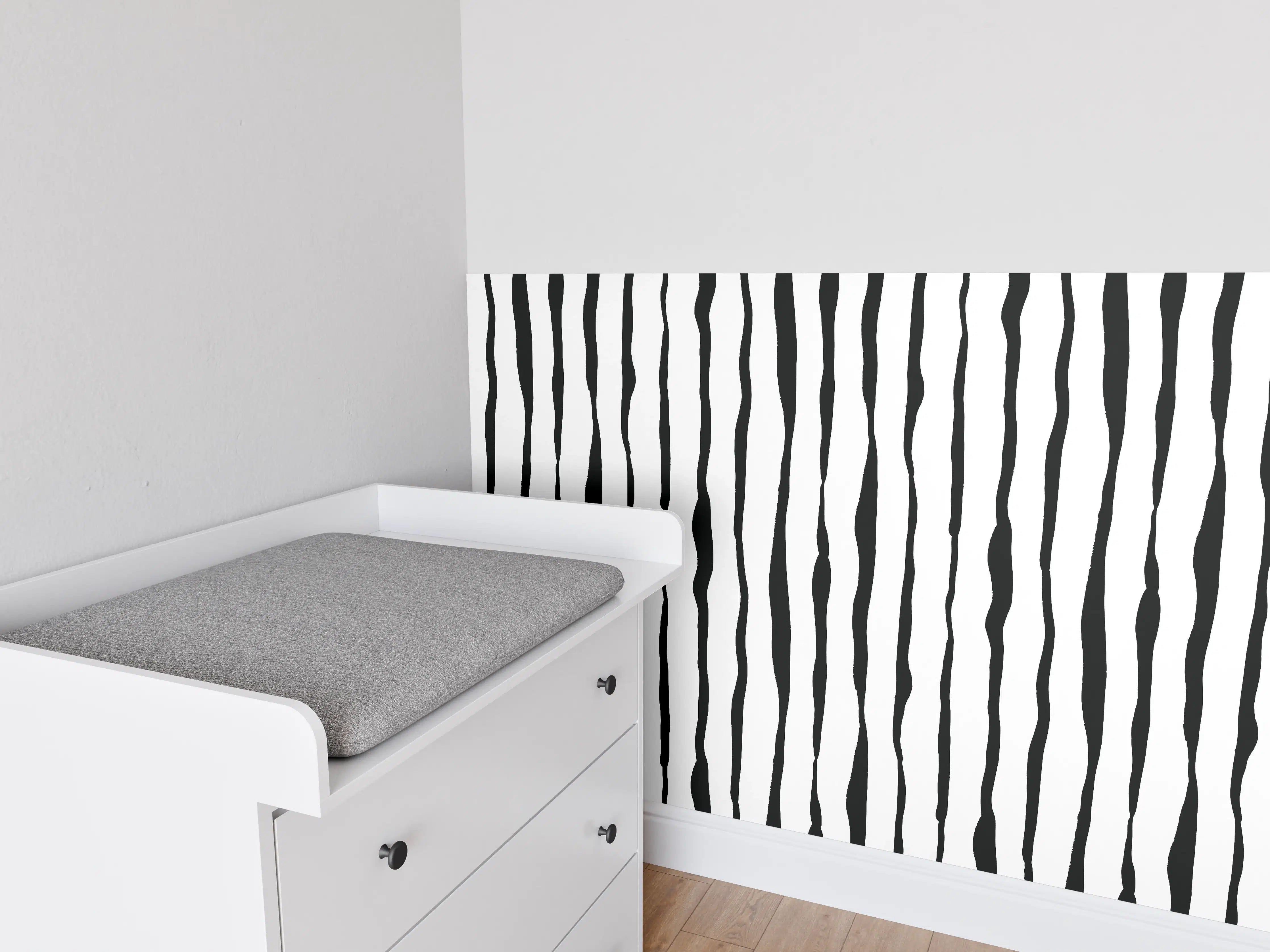 Babyzimmer Wandgestaltung - Schwarz-Weiß Streifenmuster