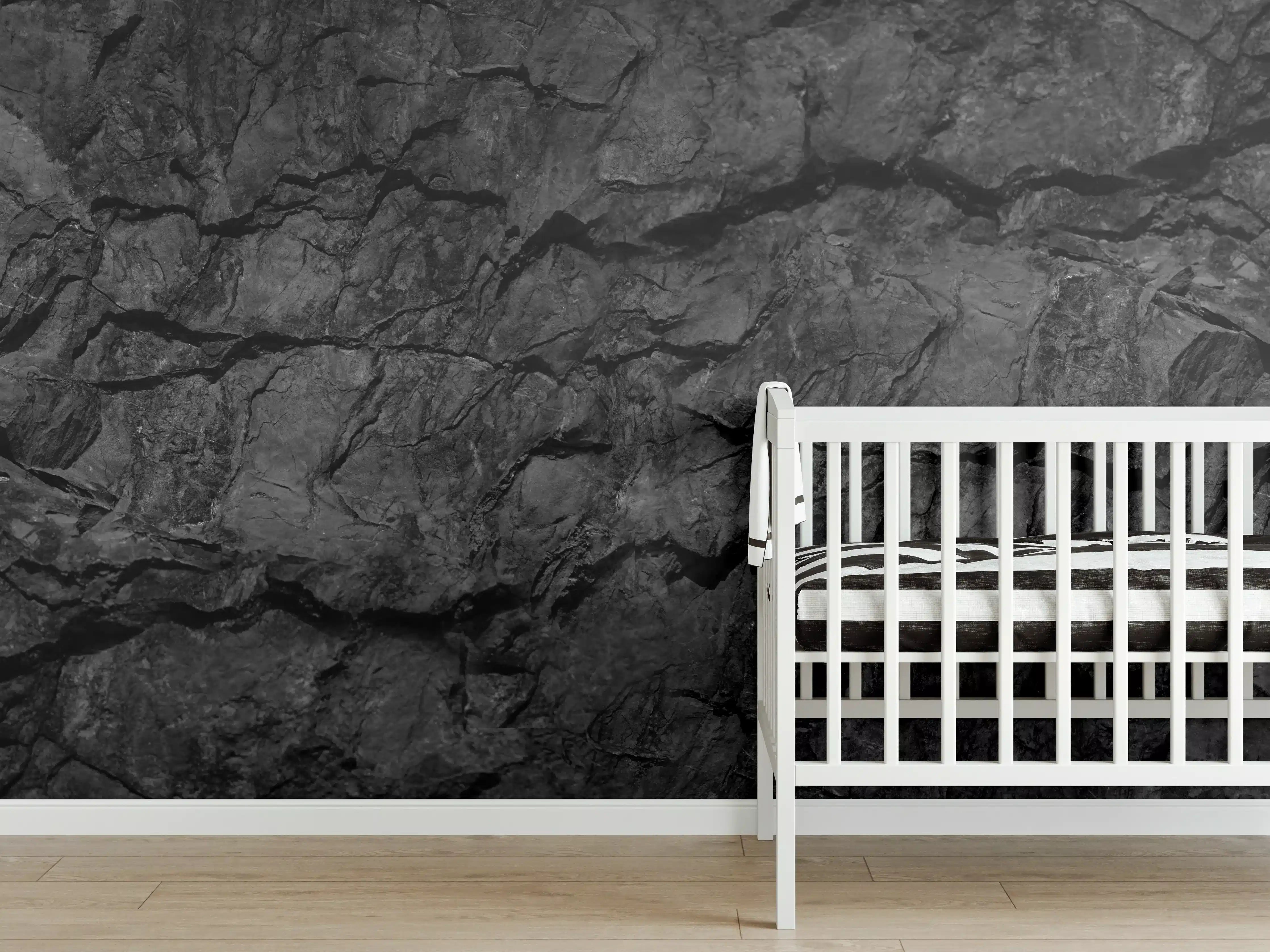 Babyzimmer Wandgestaltung - Schwarze Gesteinstextur mit Rissen
