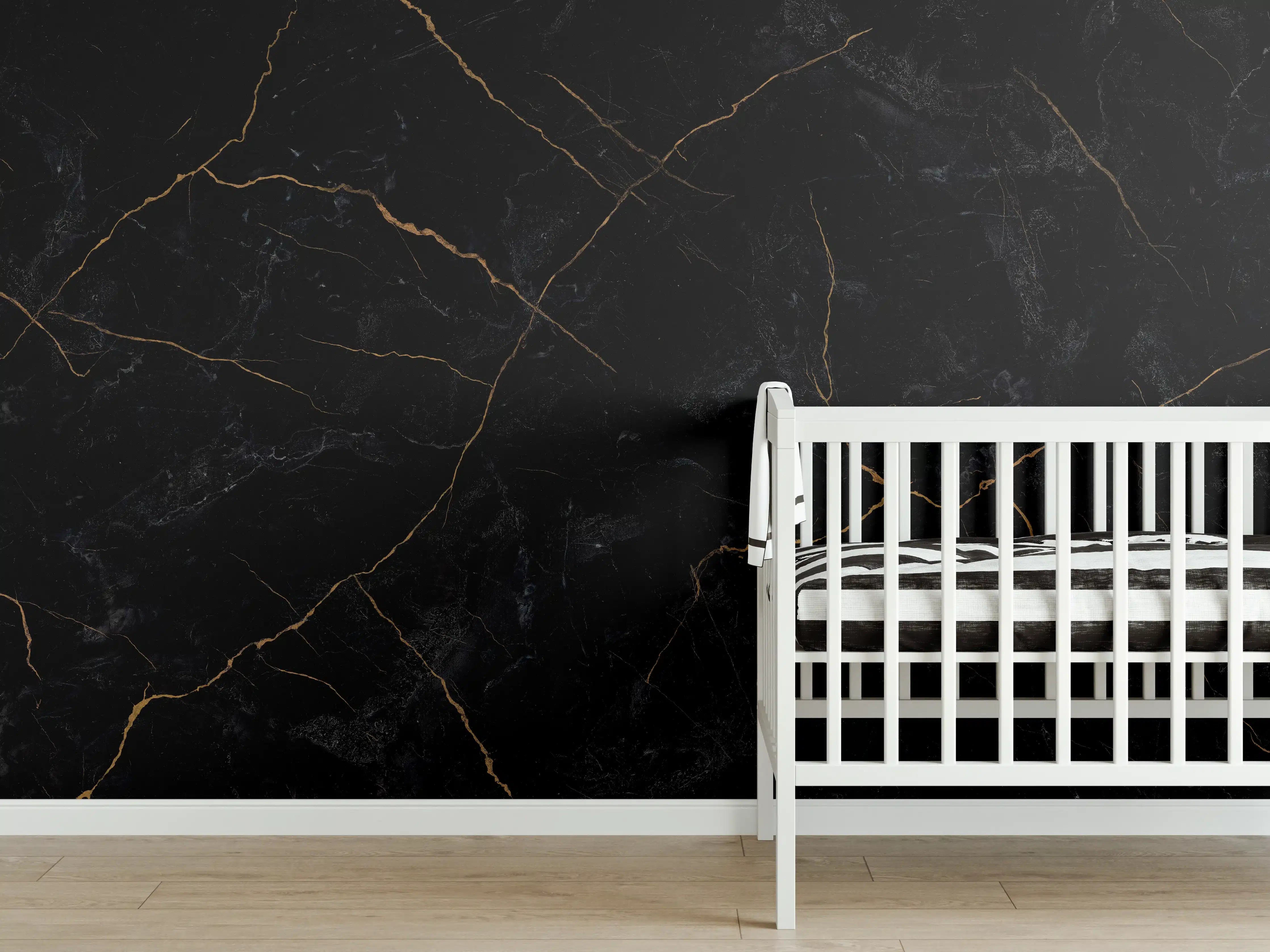 Babyzimmer Wandgestaltung - Schwarzer Marmor mit dünnen goldenen Adern