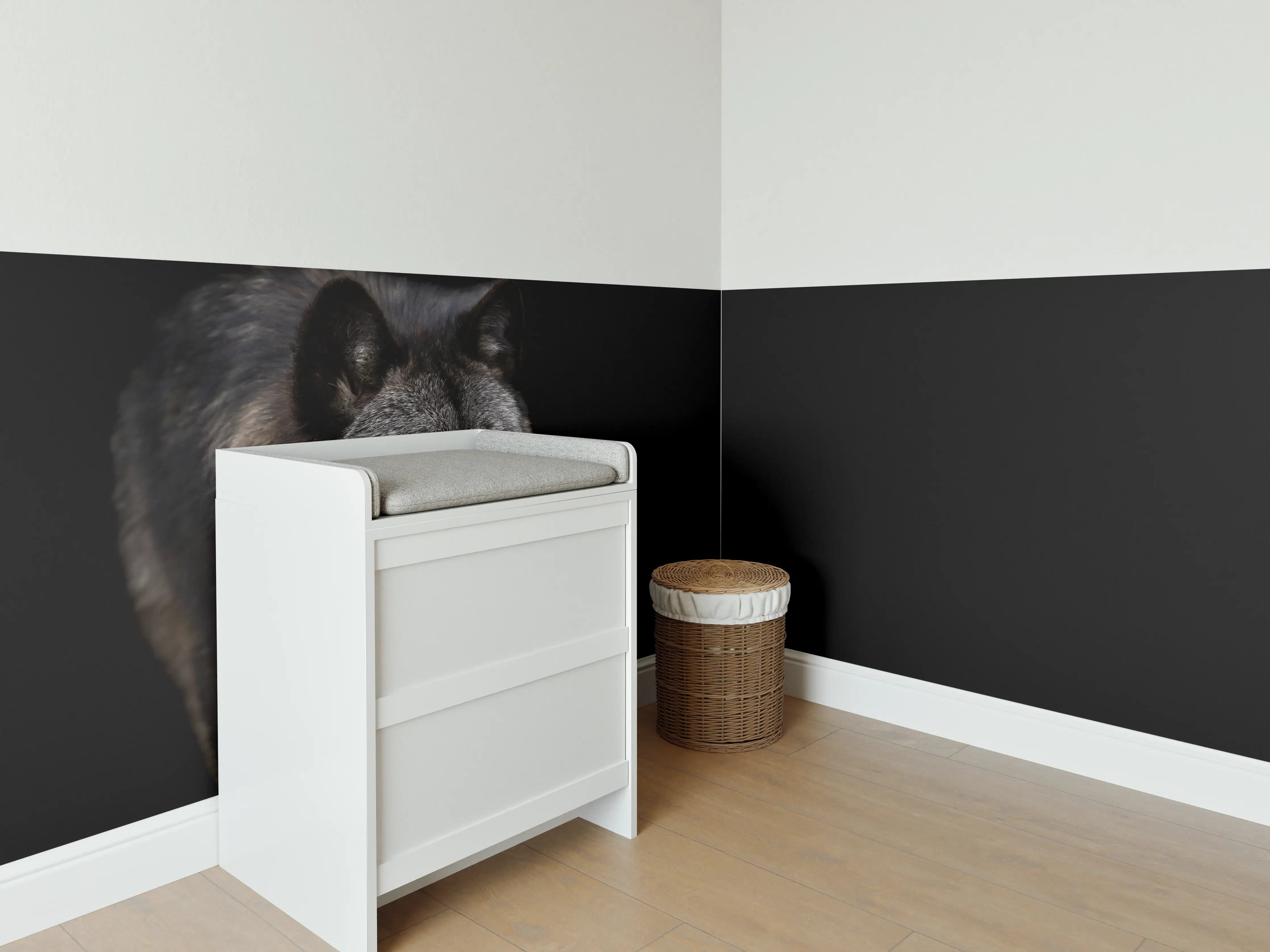 Babyzimmer Wandgestaltung - Schwarzer Wolf auf schwarzem Hintergrund