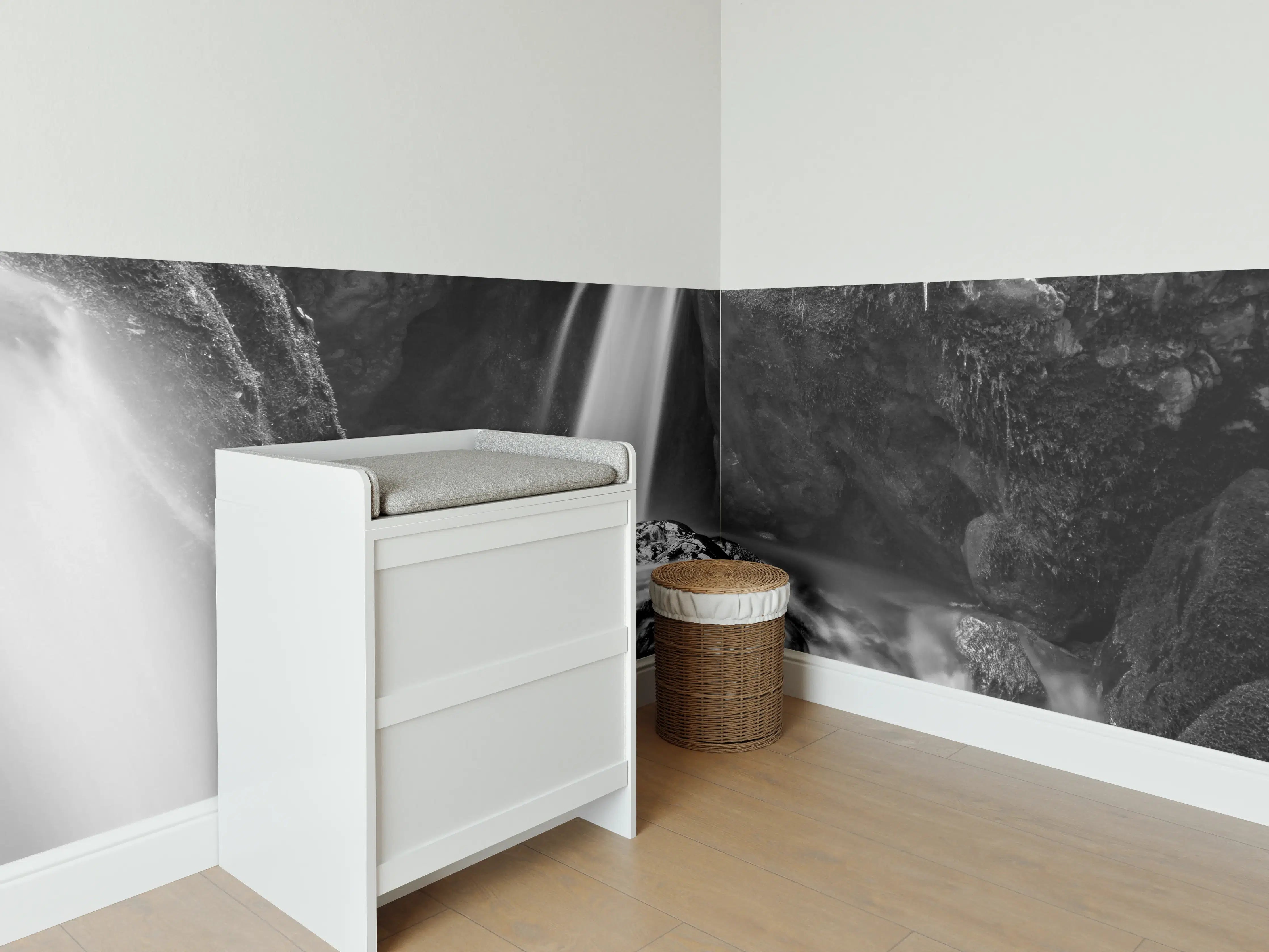Babyzimmer Wandgestaltung - Schwarzweißer Wasserfall