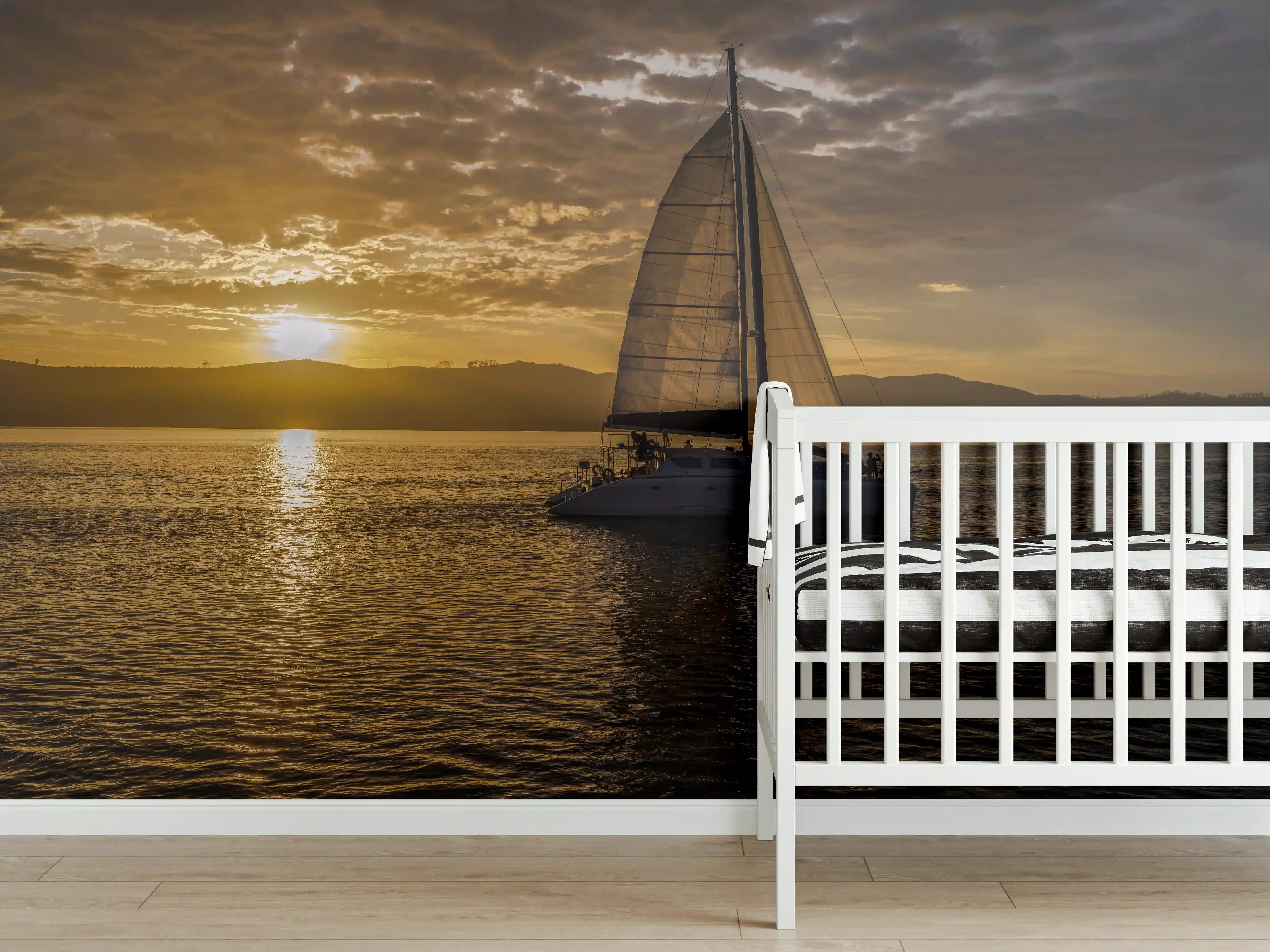 Babyzimmer Wandgestaltung - Segelboot bei Sonnenuntergang in der Lagune von Knysna
