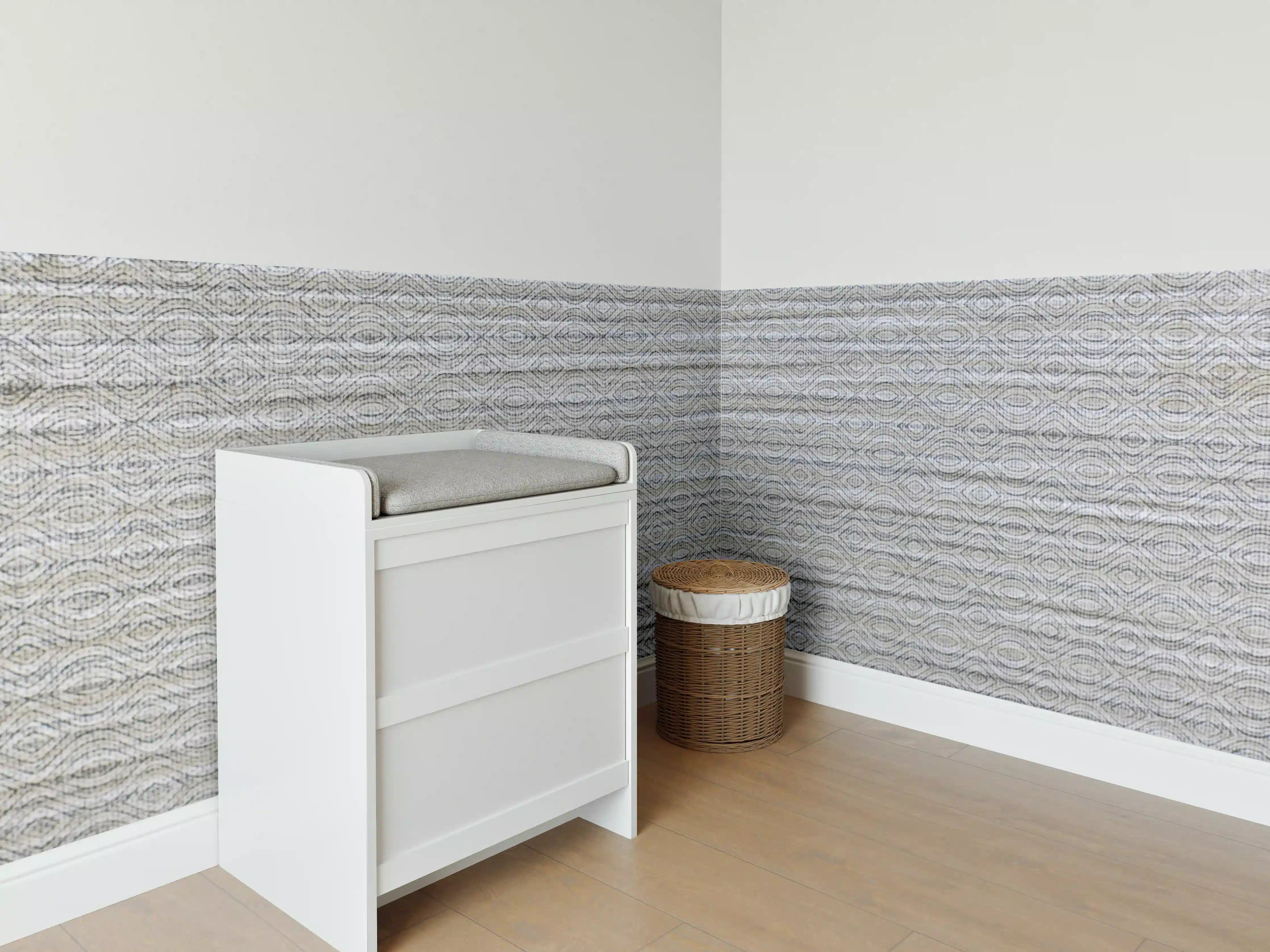 Babyzimmer Wandgestaltung - Silbrige Marmorzeichnung