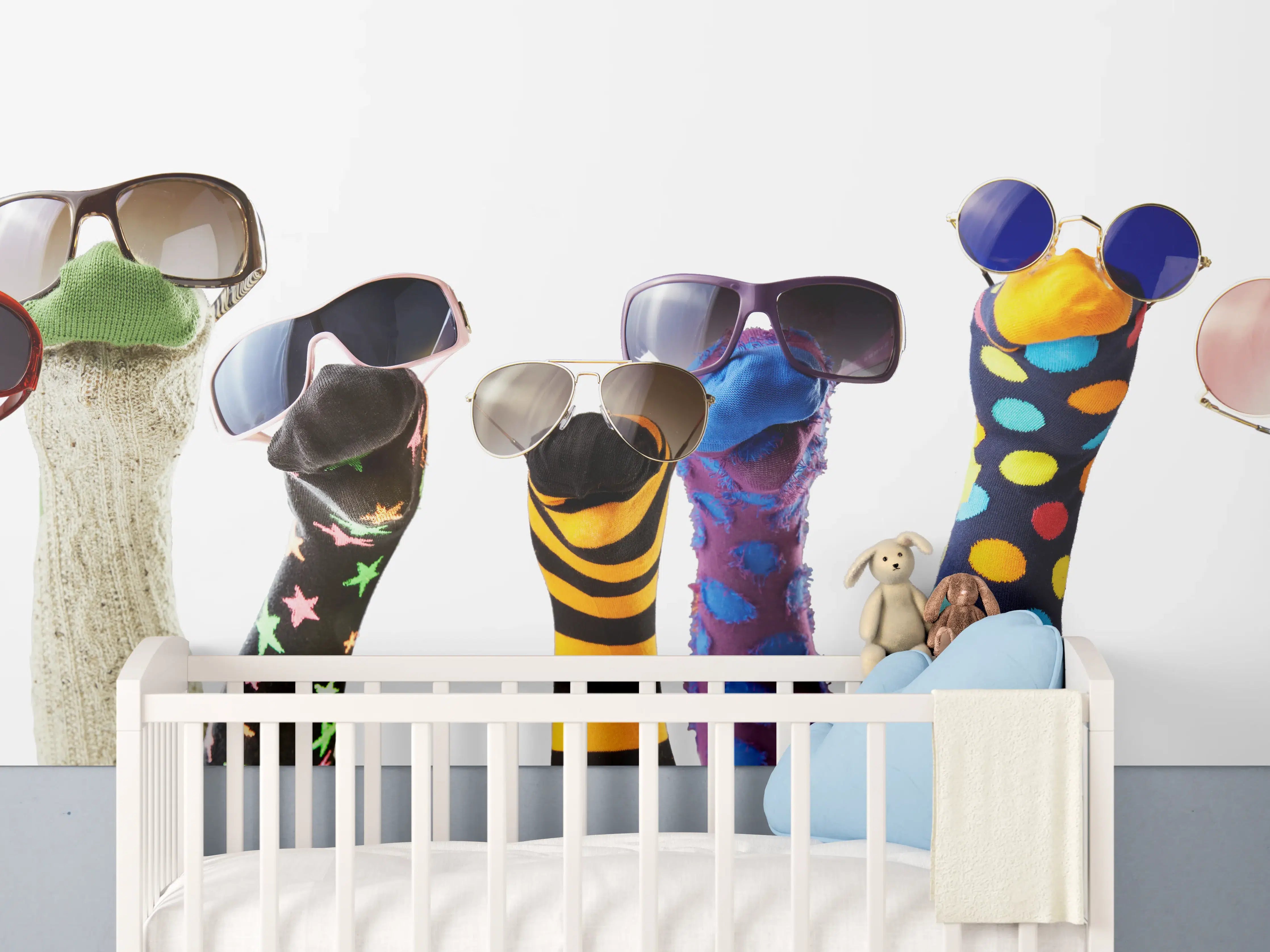 Babyzimmer Wandgestaltung - Sockenpuppen mit Brille