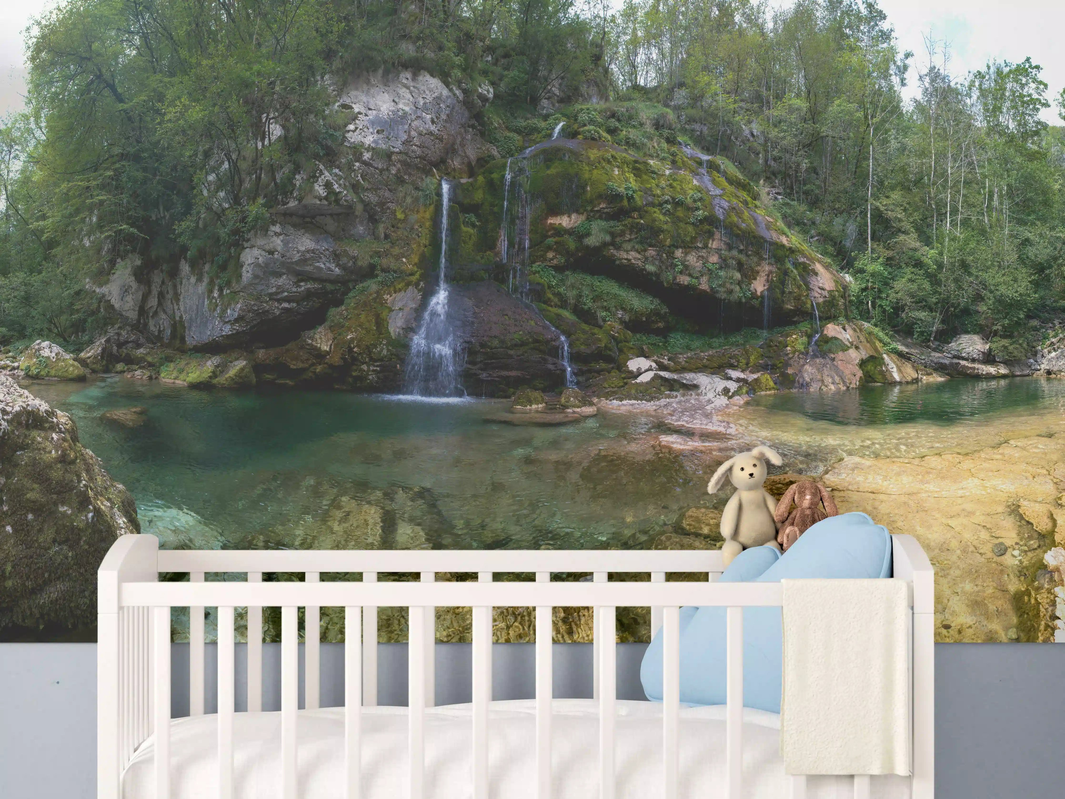 Babyzimmer Wandgestaltung - Sommerliche Atmosphäre in den Slowenischen Alpen