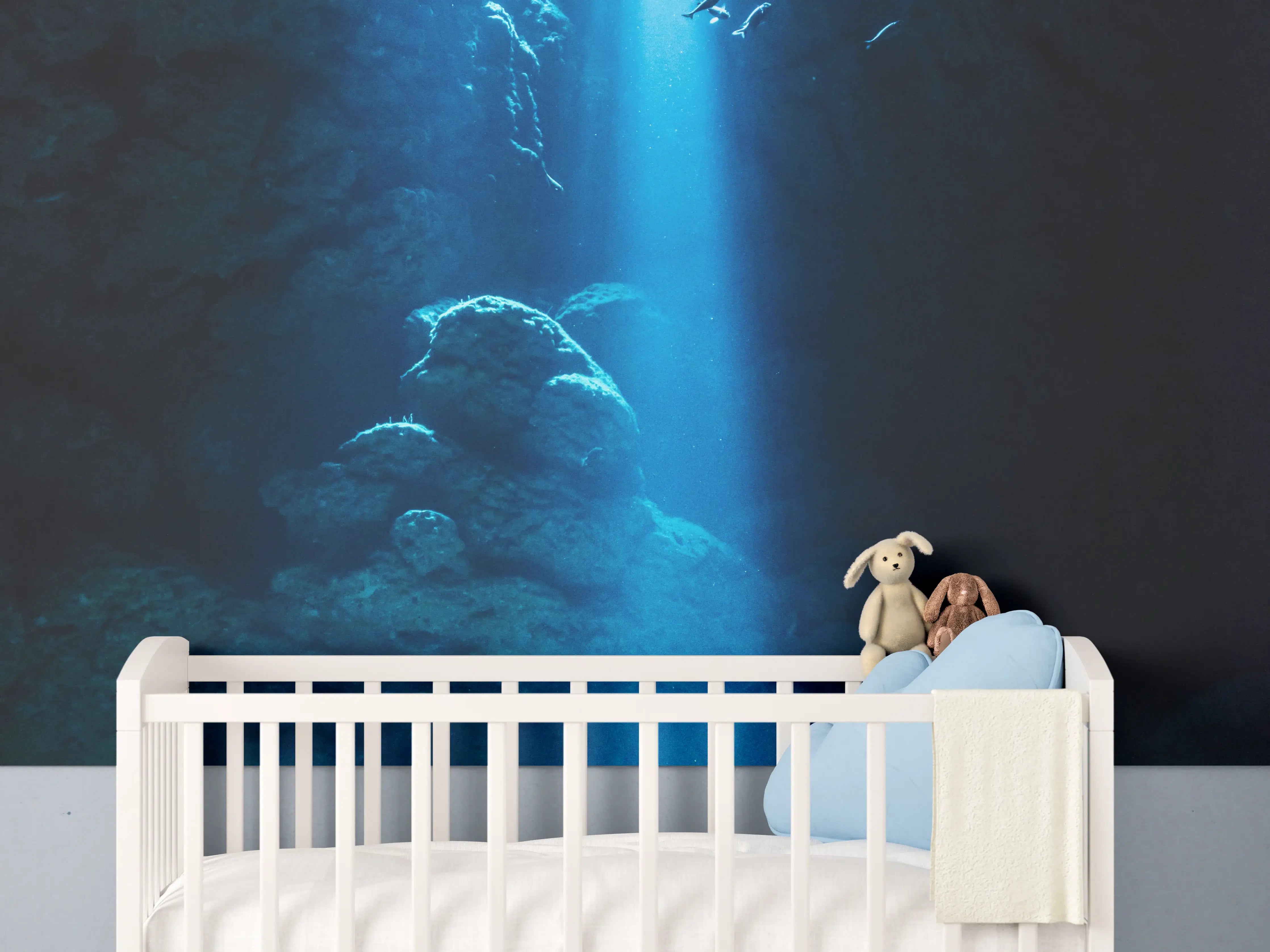 Babyzimmer Wandgestaltung - Sonnenstrahl in die Unterwasserhöhle im japanischen Ozean