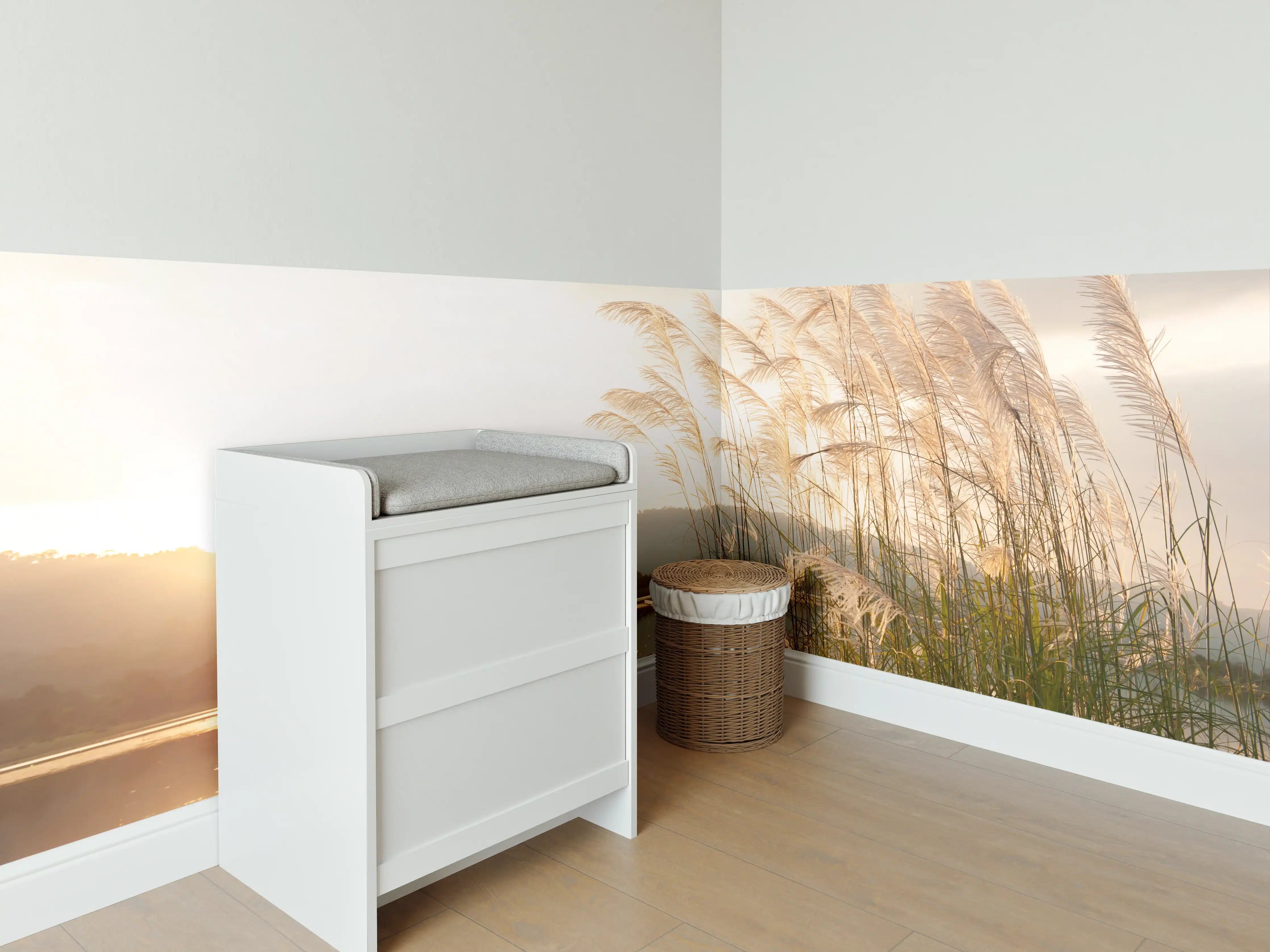 Babyzimmer Wandgestaltung - Sonnenuntergang über dem See mit Gräsern