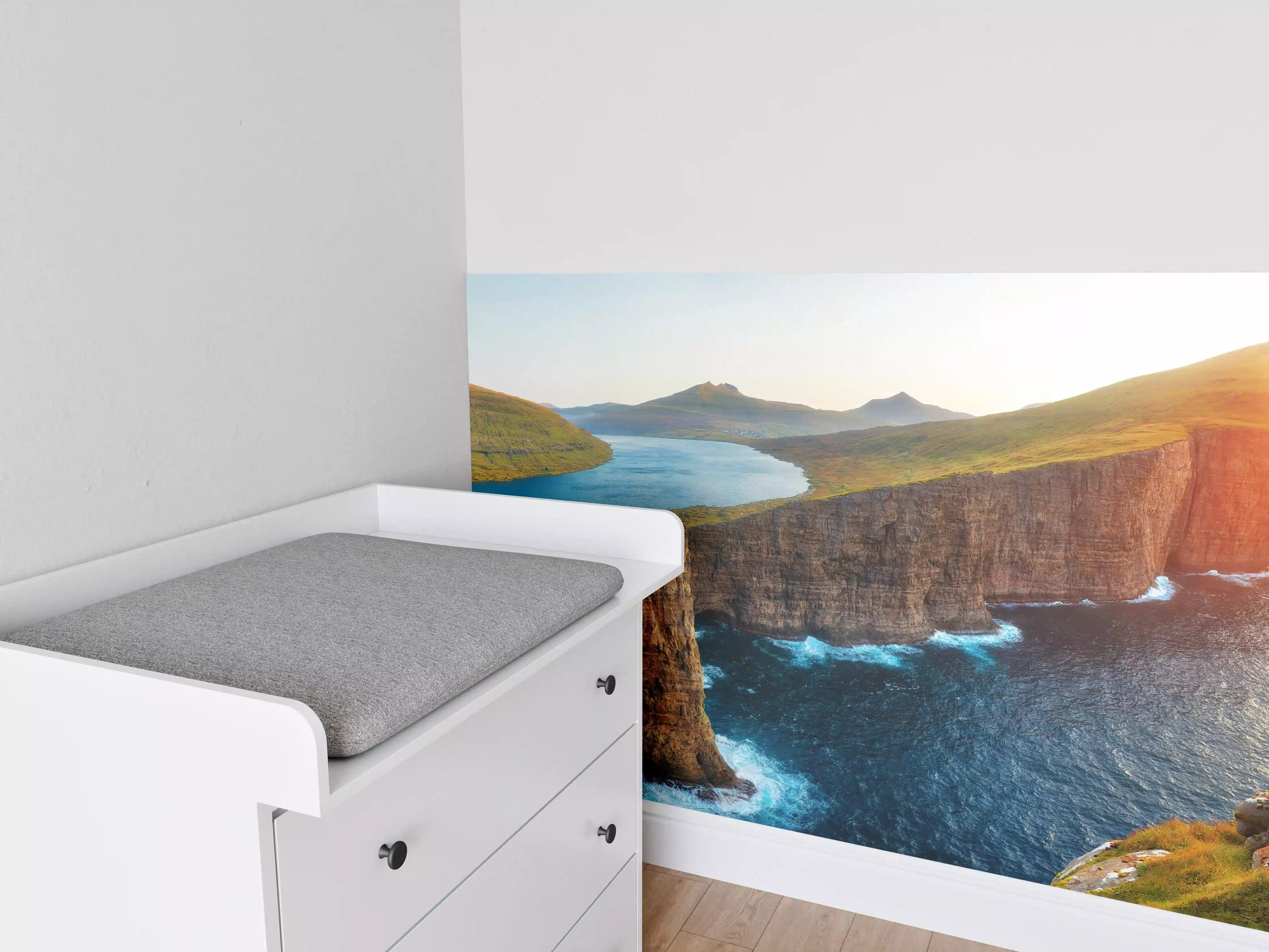 Babyzimmer Wandgestaltung - Sorvagsvatn See und mit Wasserfall ins Meer an der Färöer