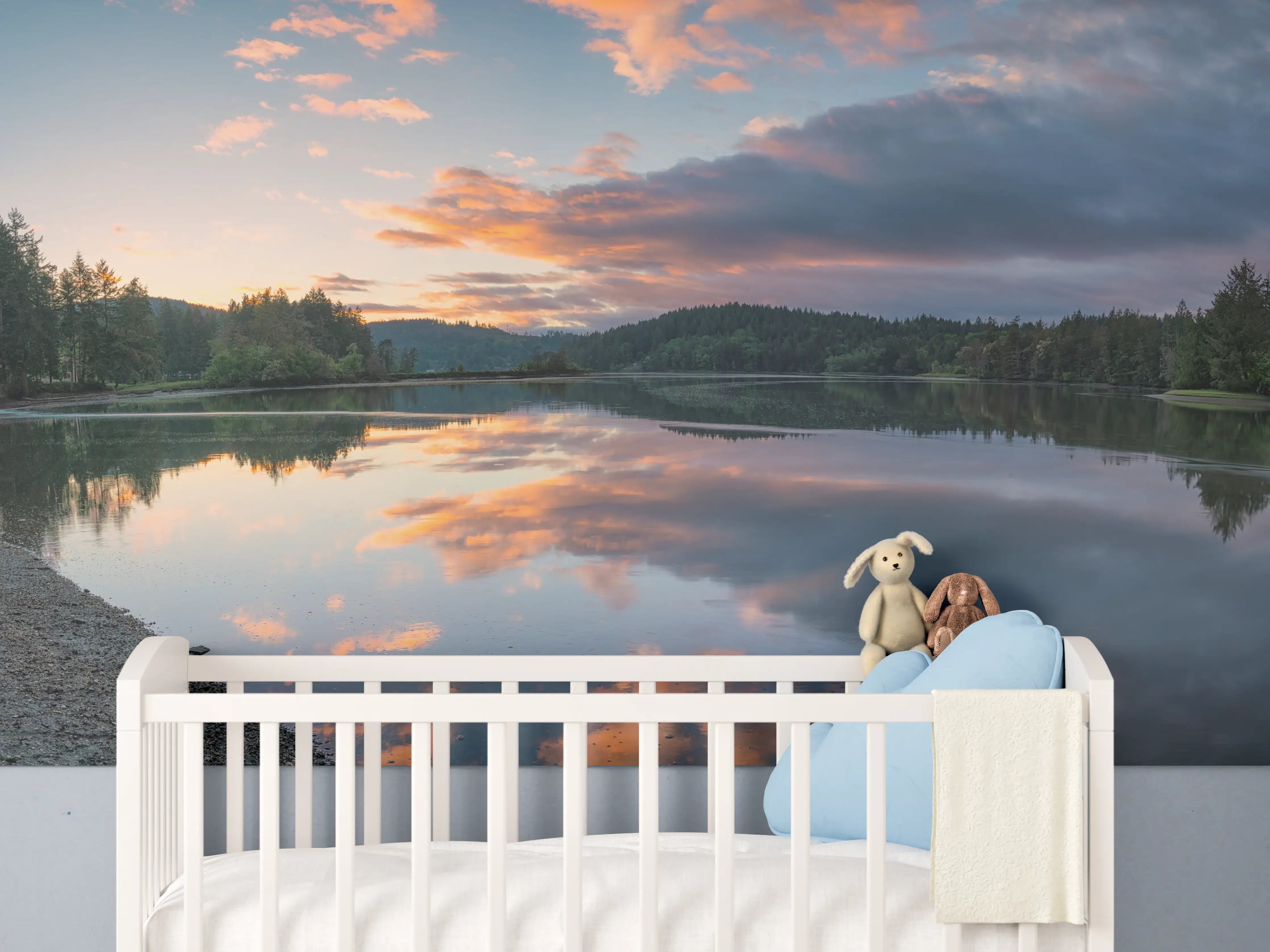 Babyzimmer Wandgestaltung - Spiegelnder See im Sonnenuntergang
