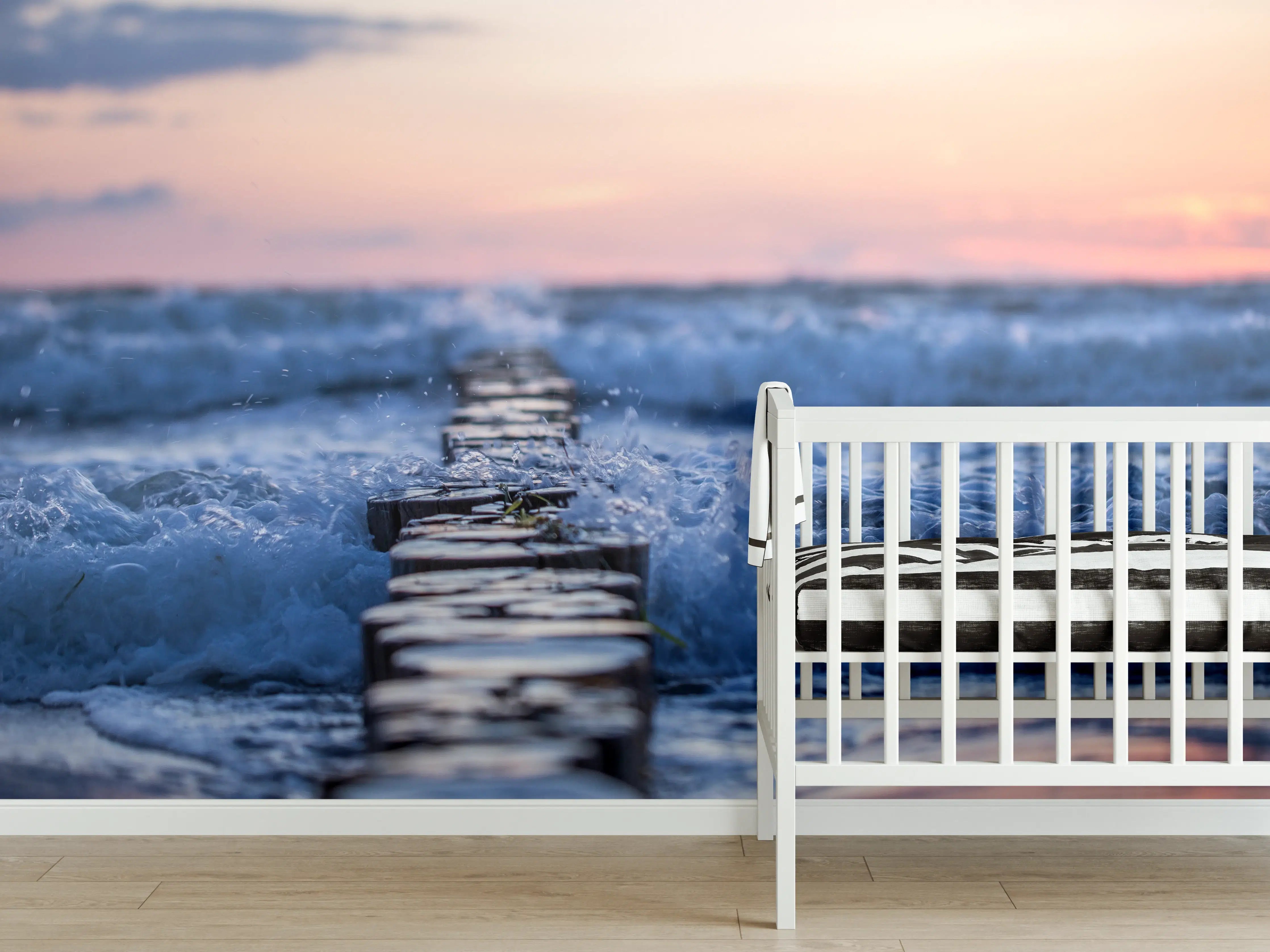 Babyzimmer Wandgestaltung - Stimmungsvoller Sonnenuntergang über graublauem Meer