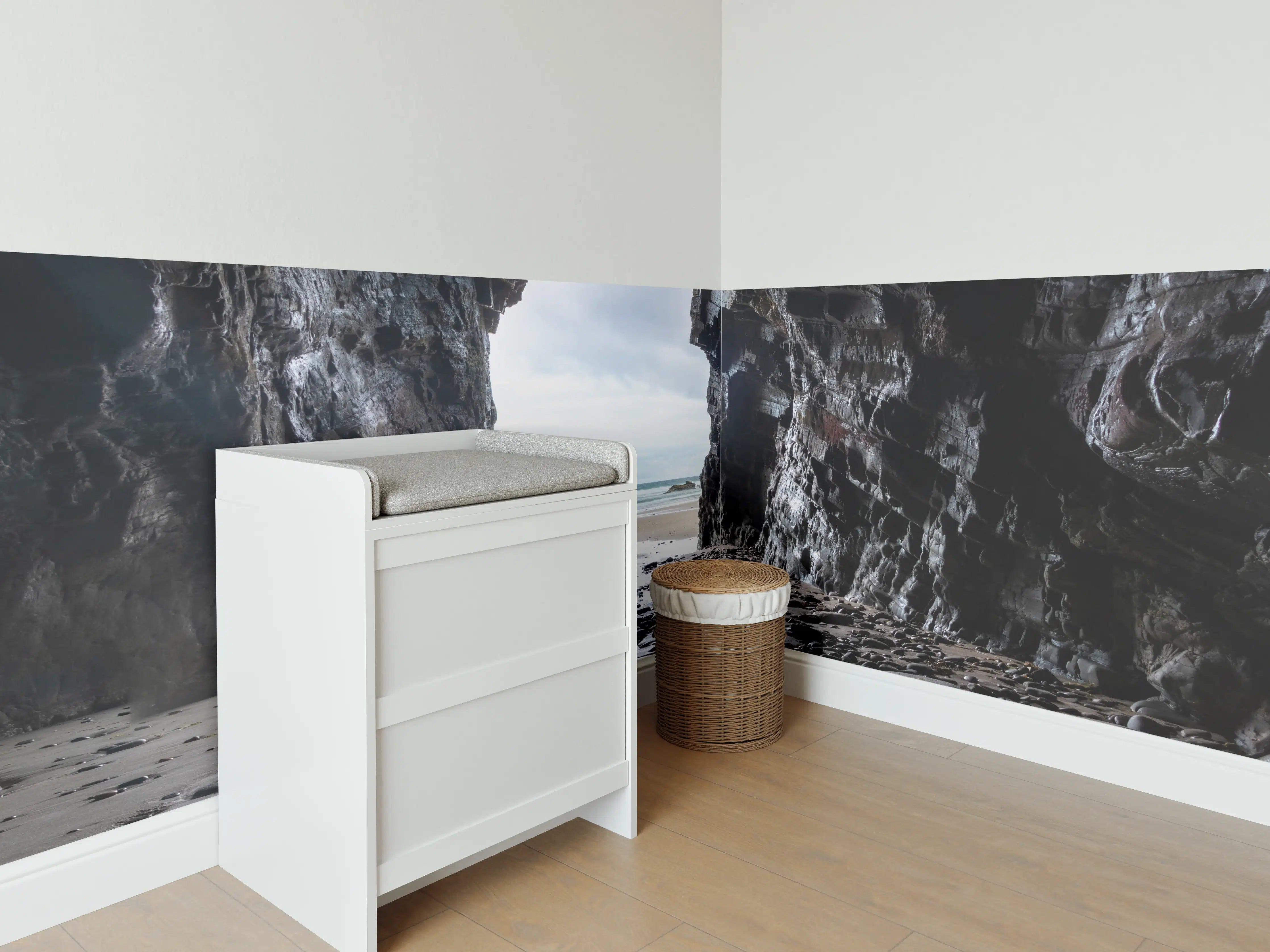 Babyzimmer Wandgestaltung - Strandhöhle in Nordspanien