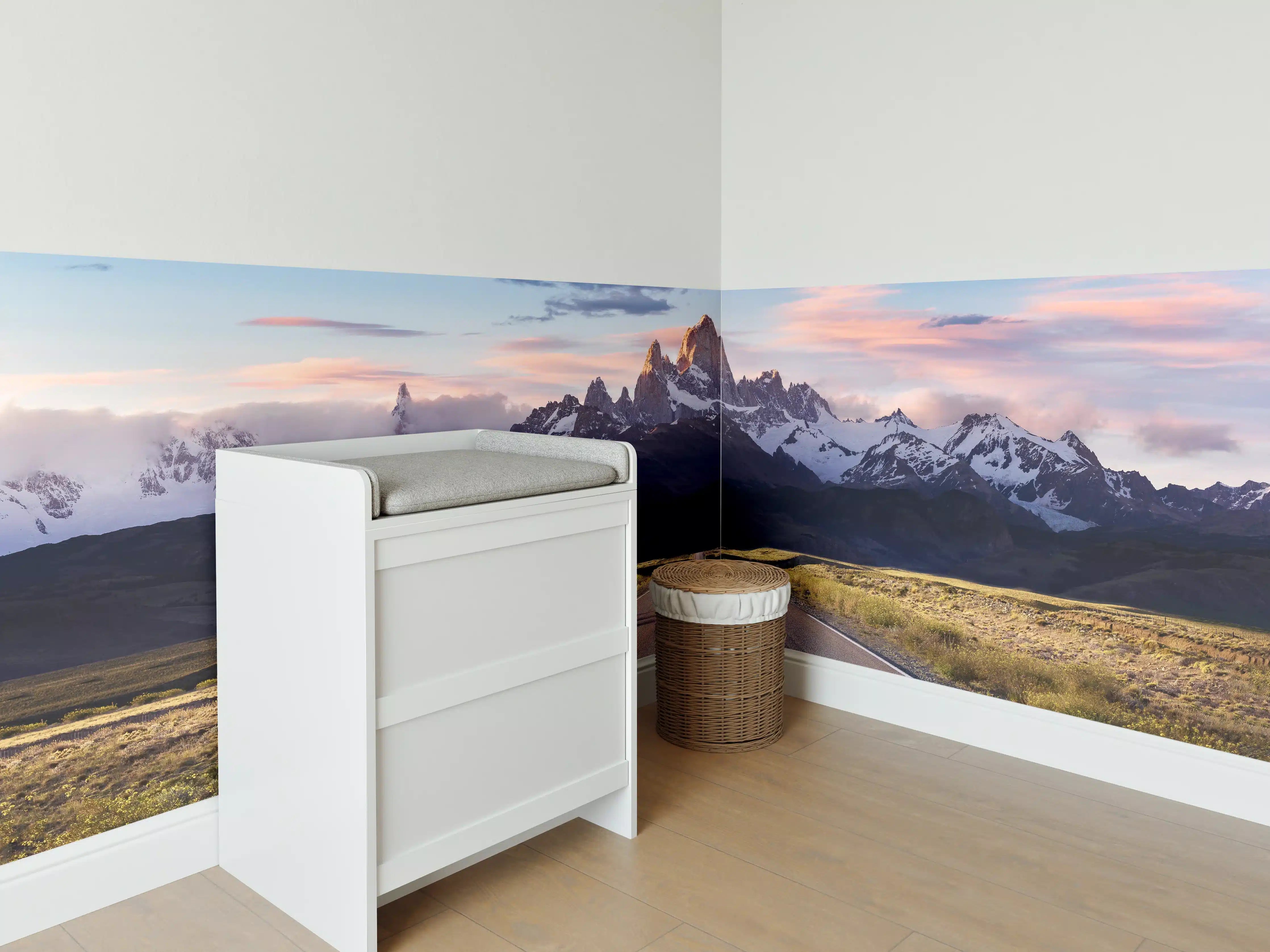 Babyzimmer Wandgestaltung - Straße mit Blick auf Berge