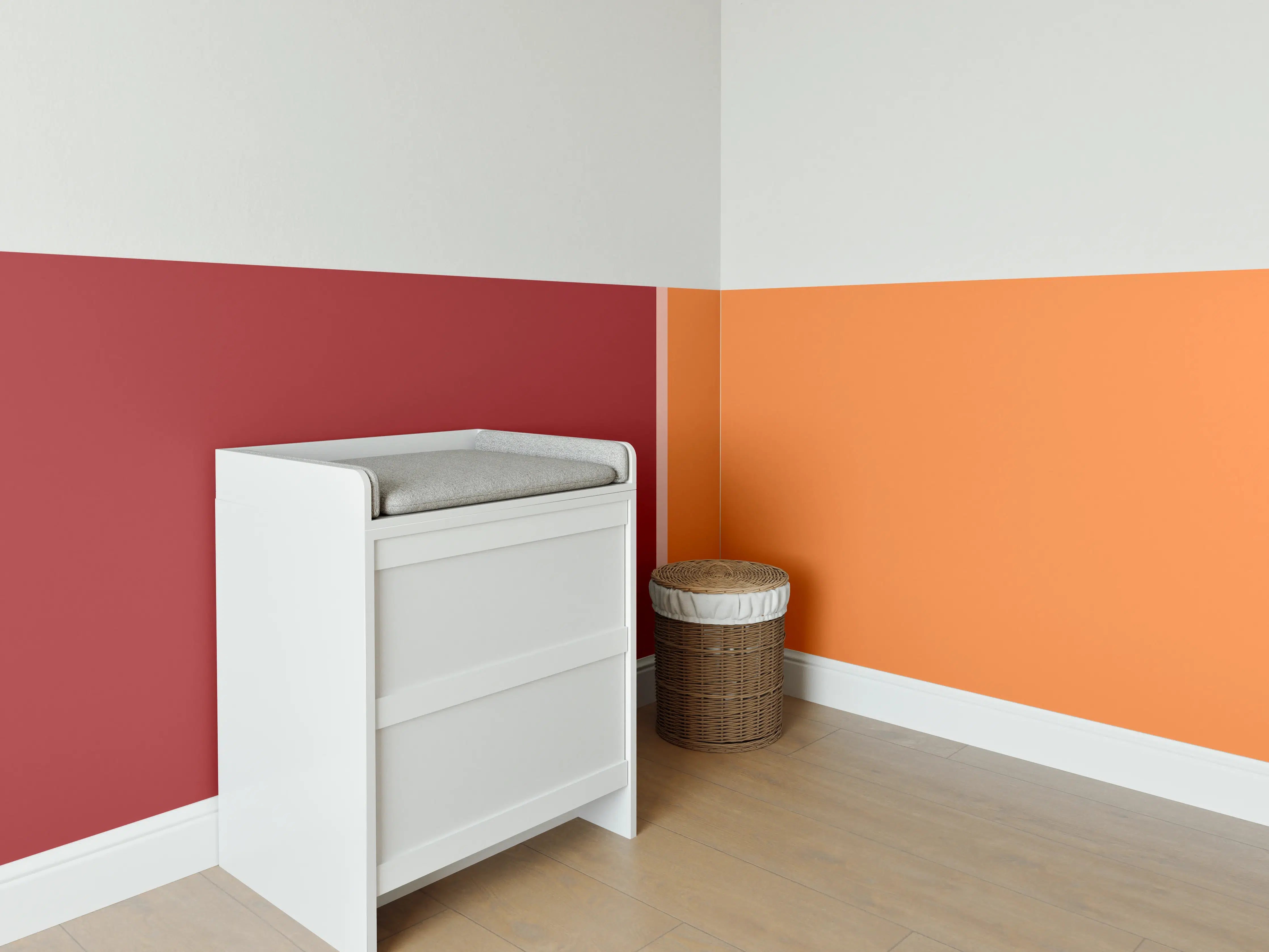 Babyzimmer Wandgestaltung - The Reds - Easy Vertical - Sangria