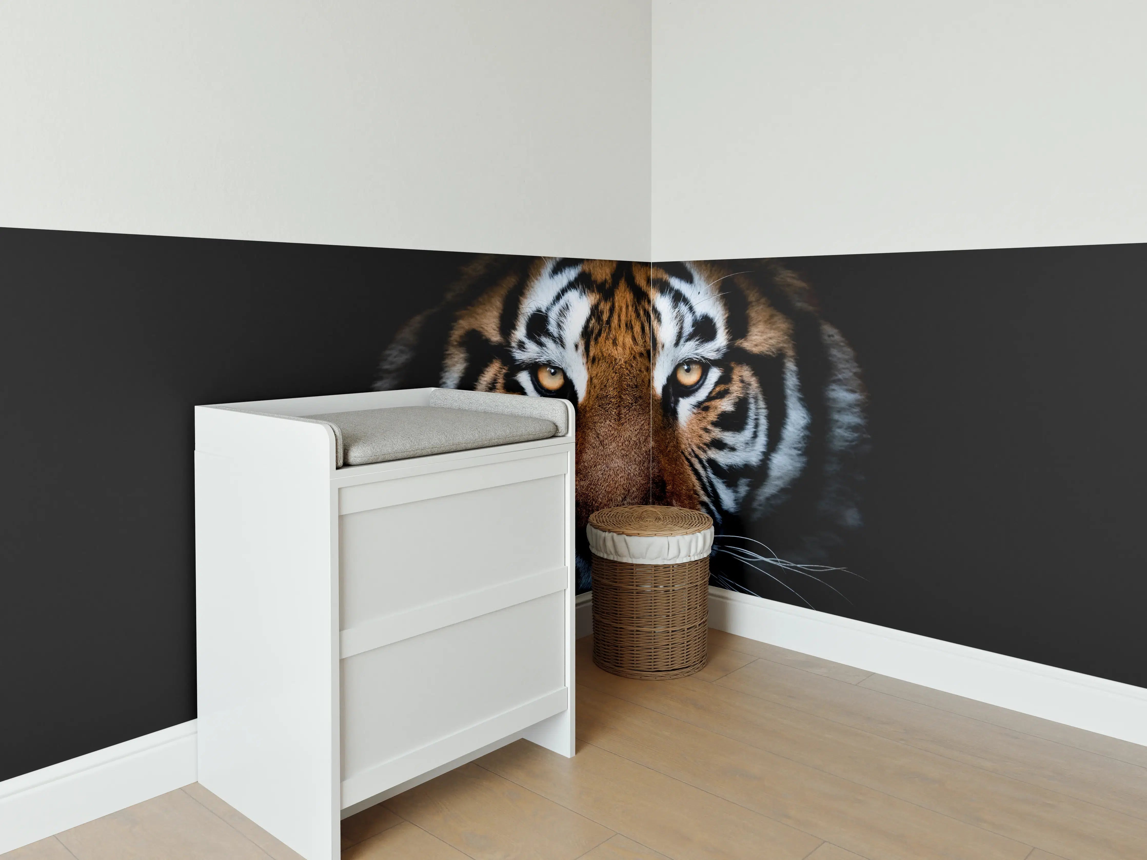 Babyzimmer Wandgestaltung - Tiger-Portrait Schwarzer Hintergrund
