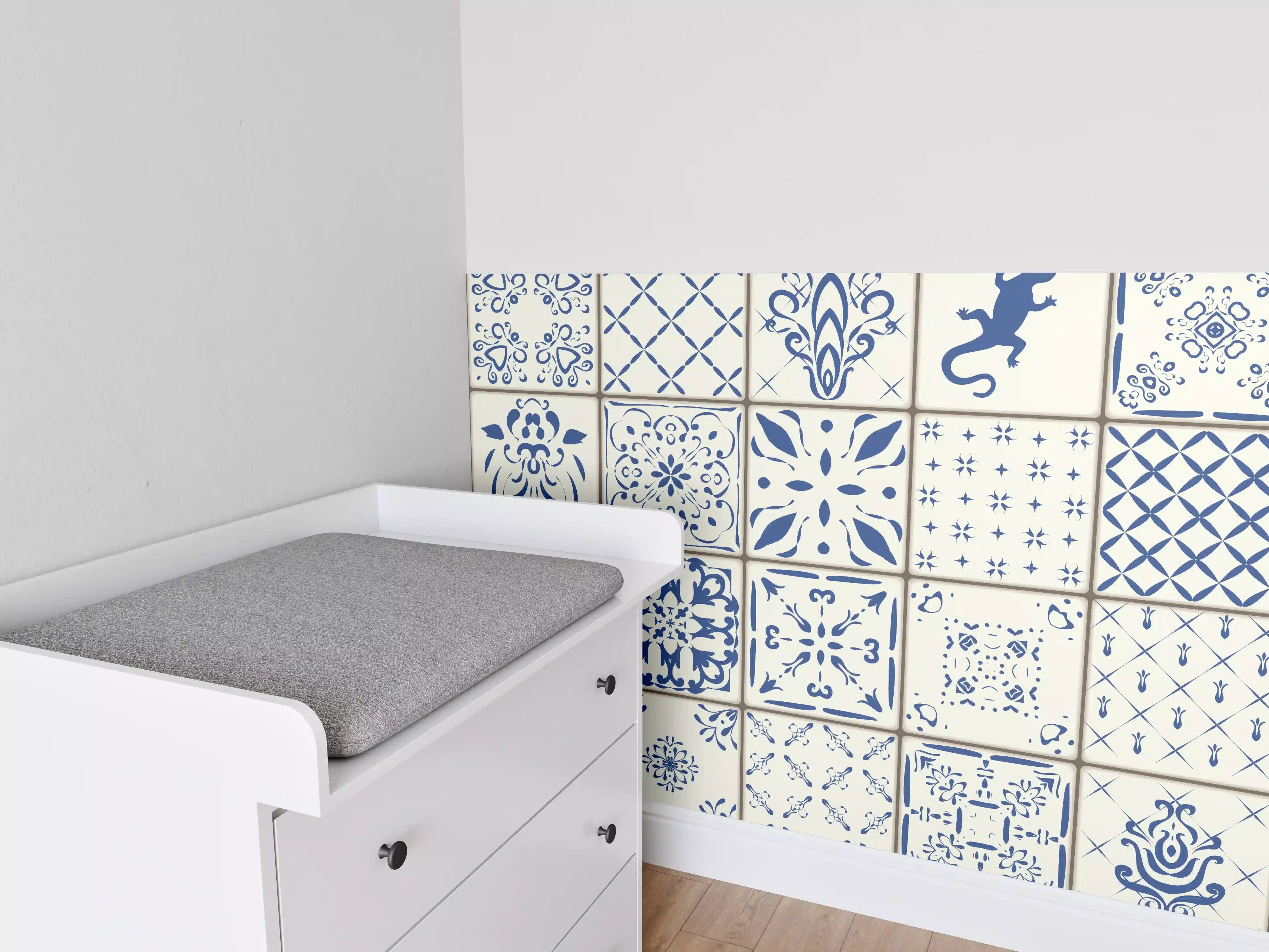 Babyzimmer Wandgestaltung - Traditionelle Blau-Weiß Fliesenmuster