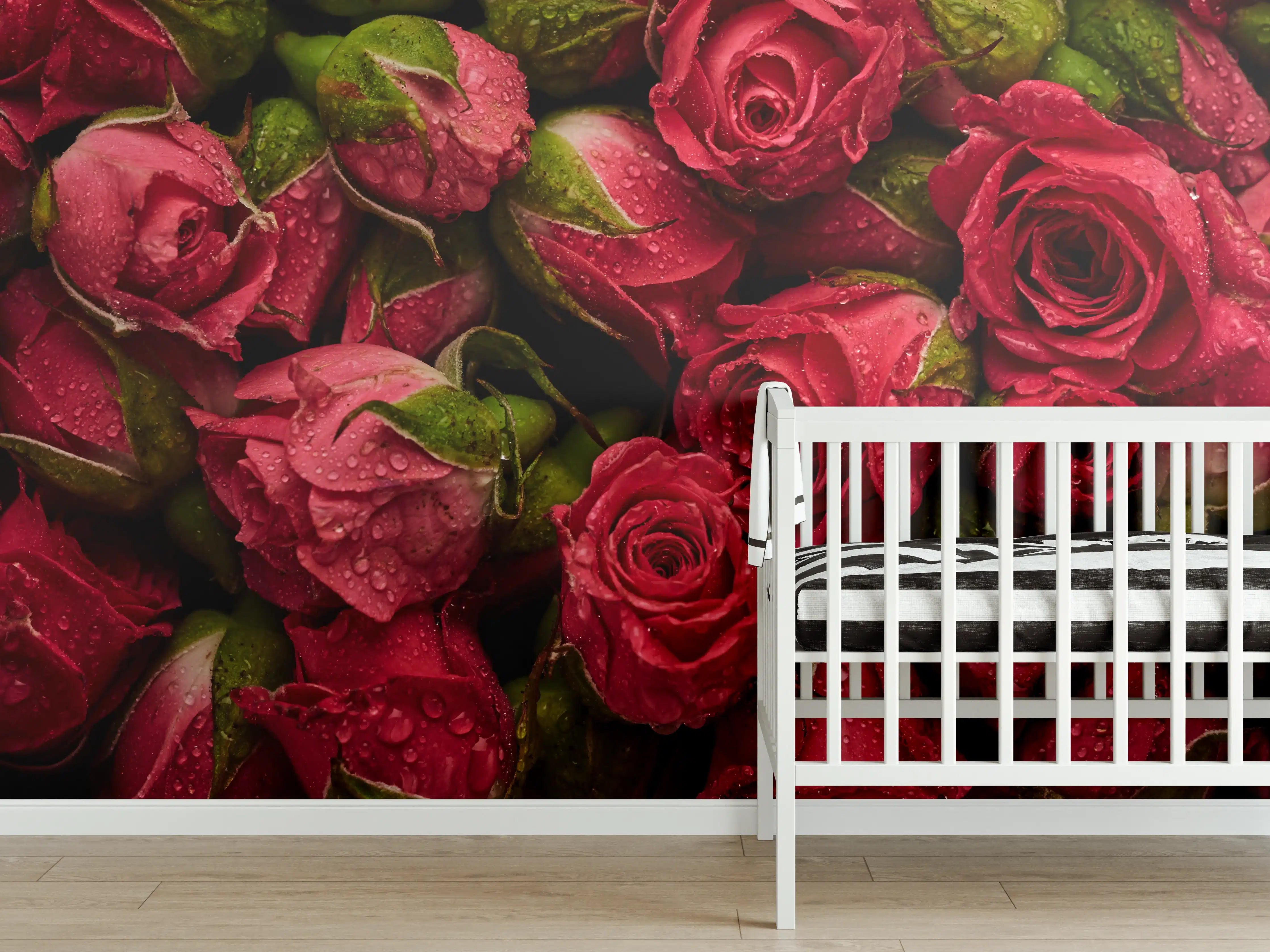 Babyzimmer Wandgestaltung - Tropfen auf roten Rosen