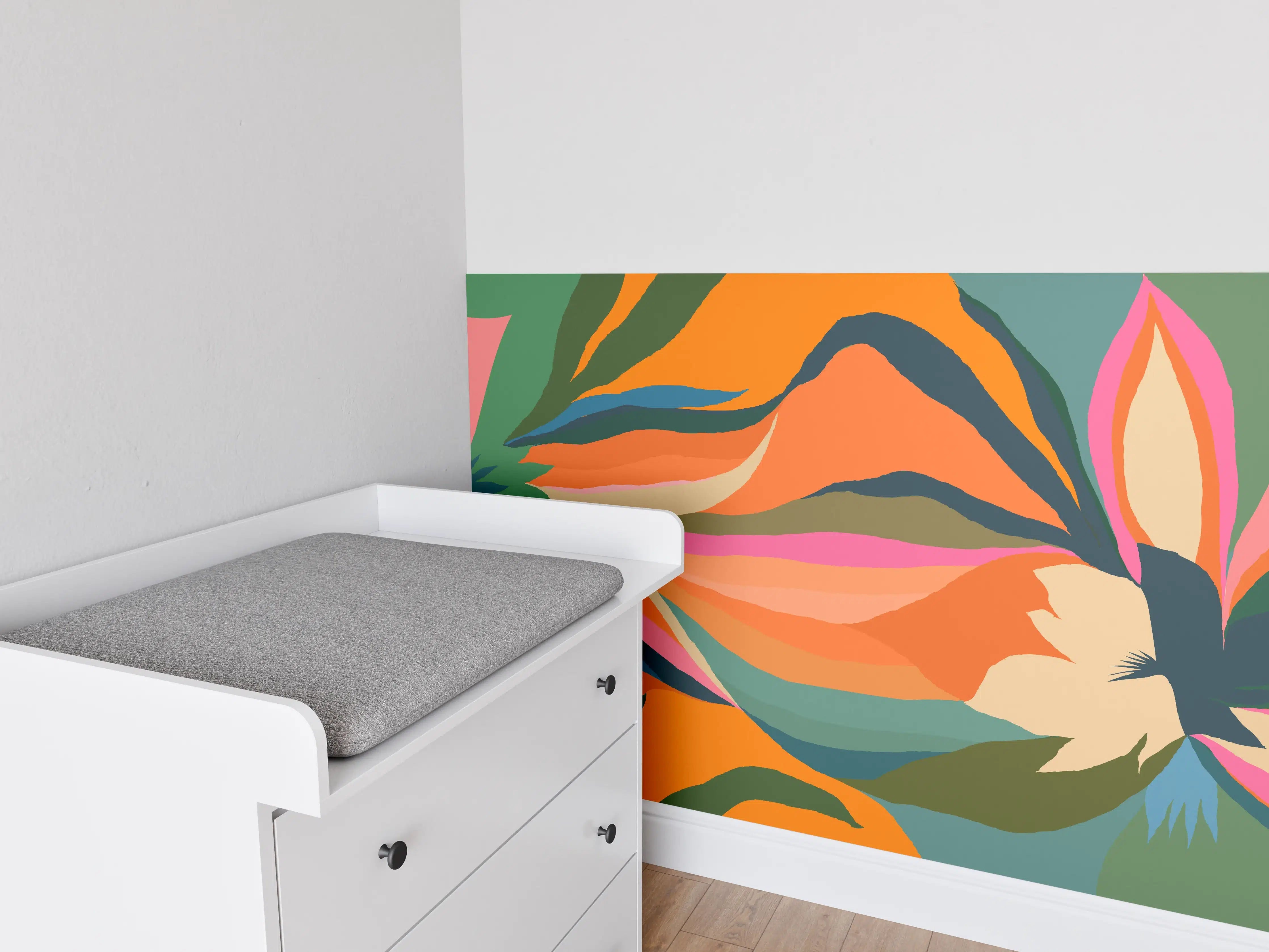 Babyzimmer Wandgestaltung - Tropische Blüten in Orange