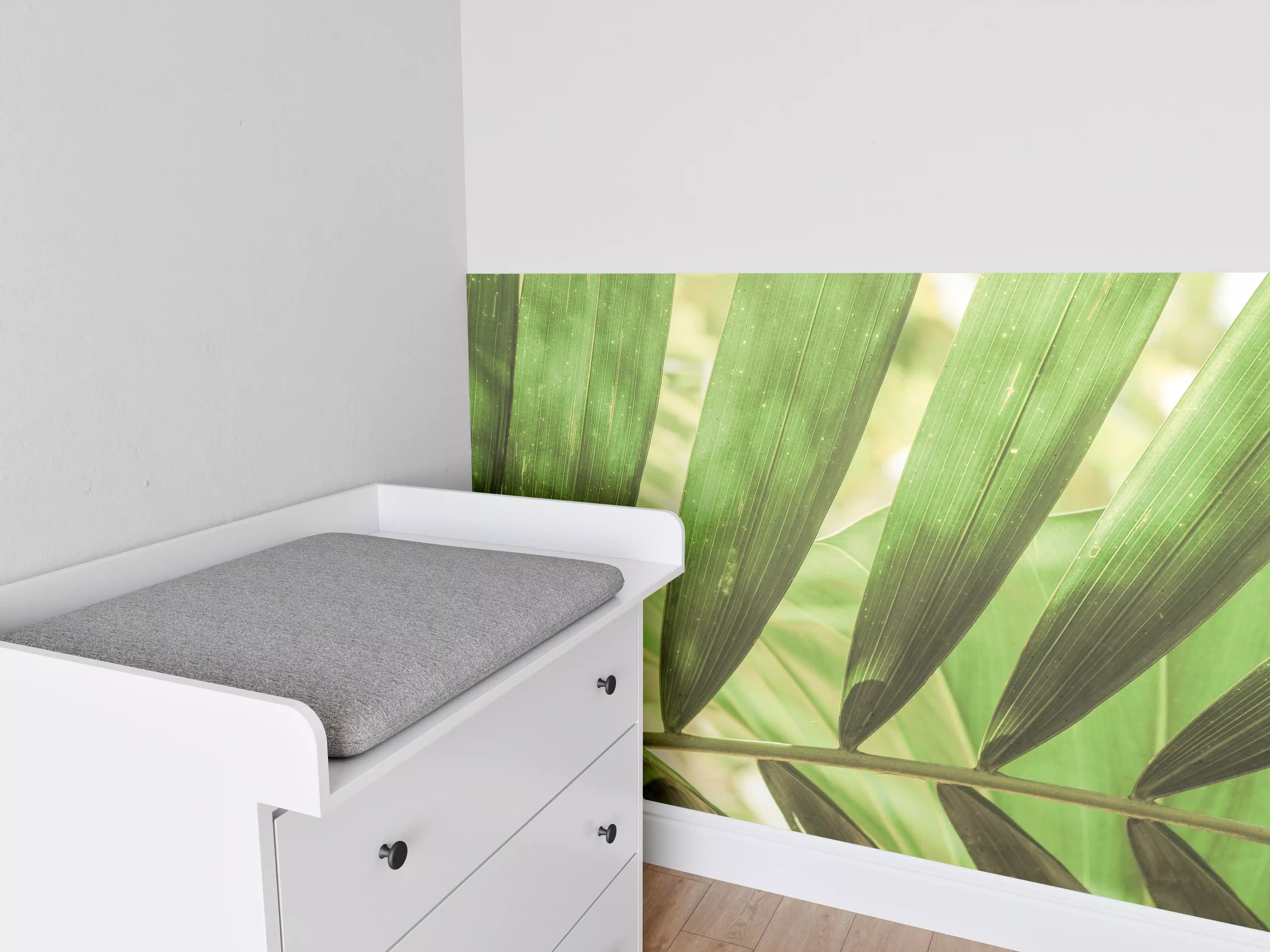 Babyzimmer Wandgestaltung - Tropische Grün-Palmenblätter
