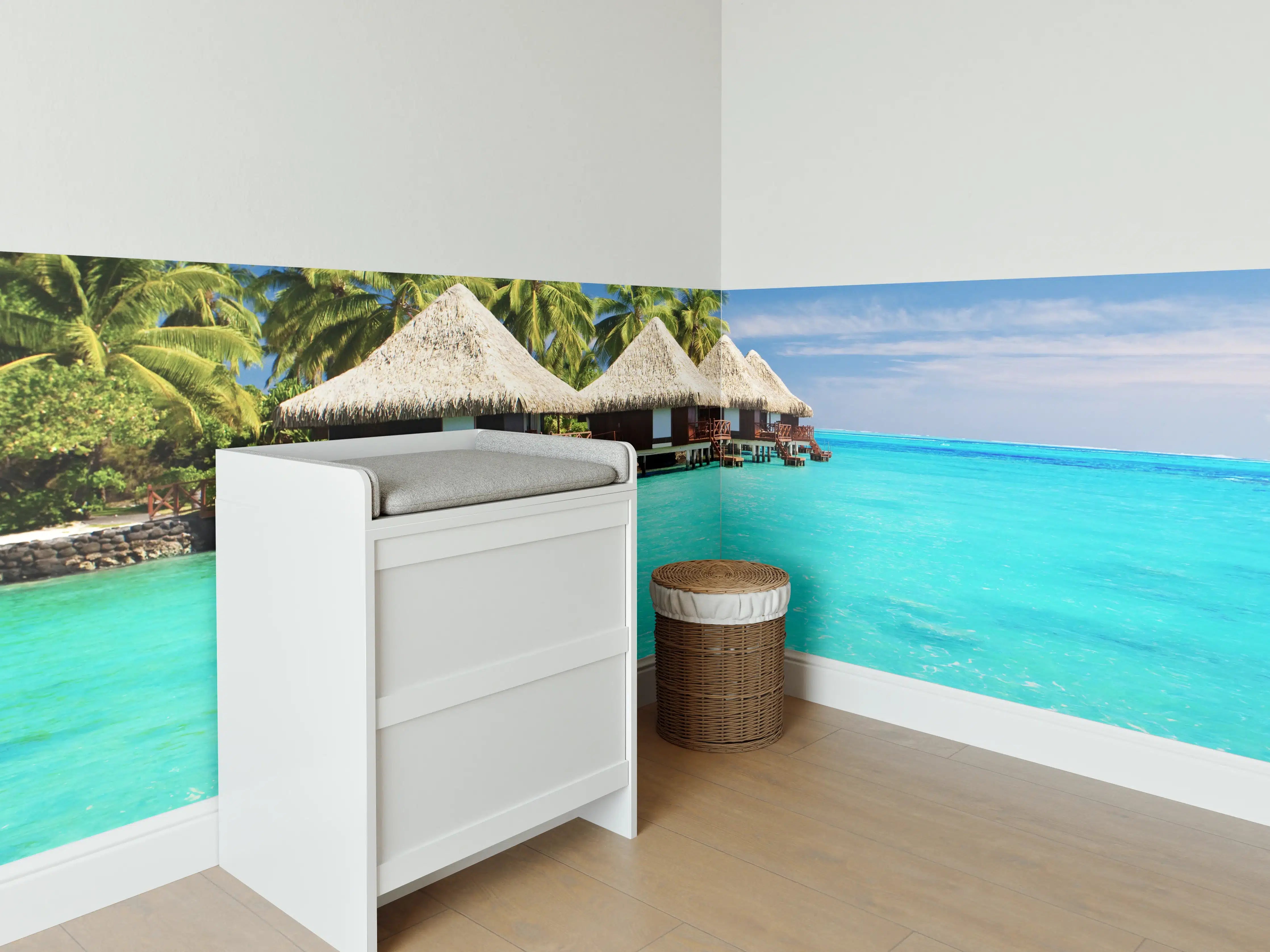 Babyzimmer Wandgestaltung - Tropische Lagune mit Bungalows