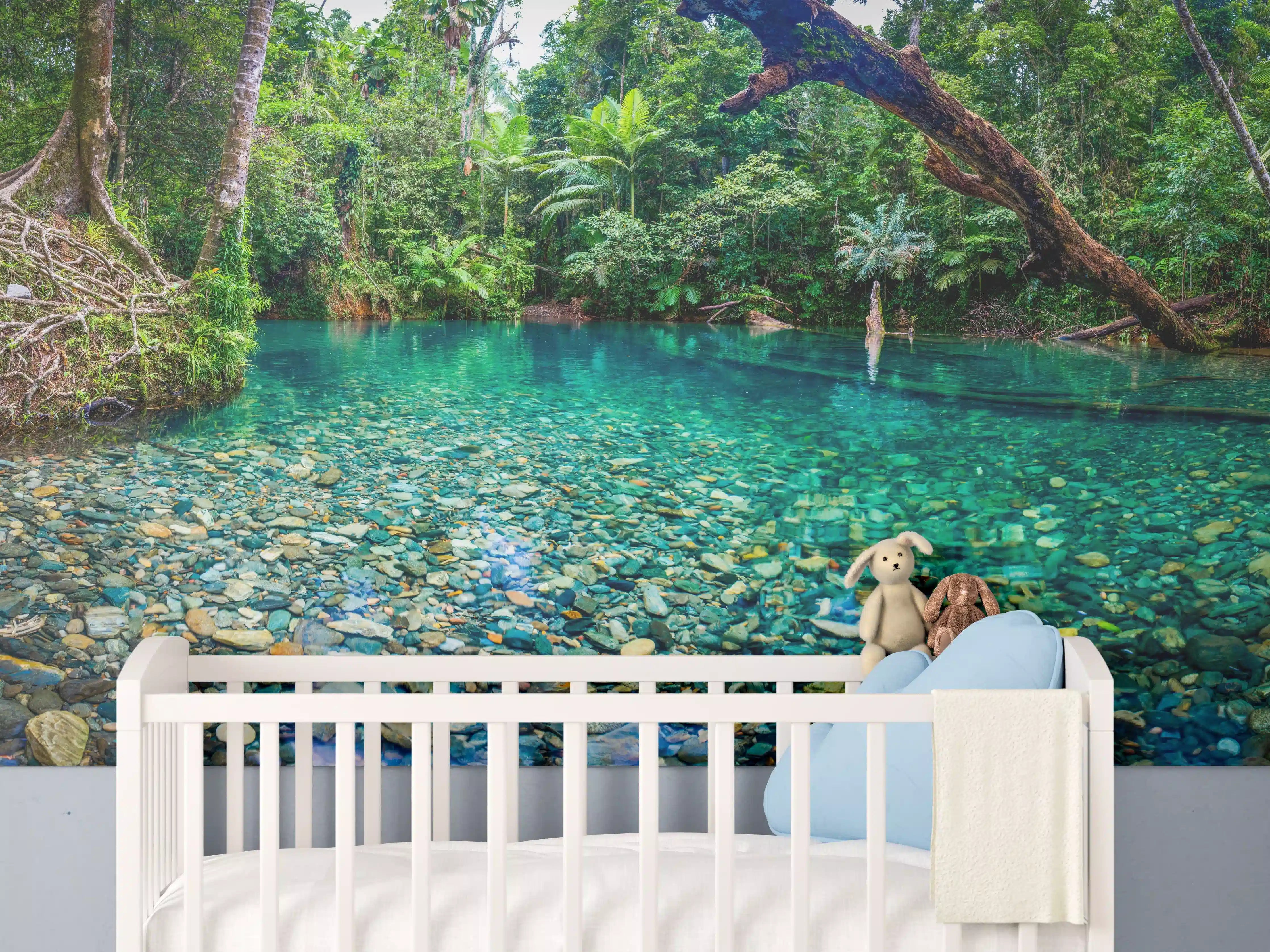 Babyzimmer Wandgestaltung - Tropischer Bach mit klarem Wasser