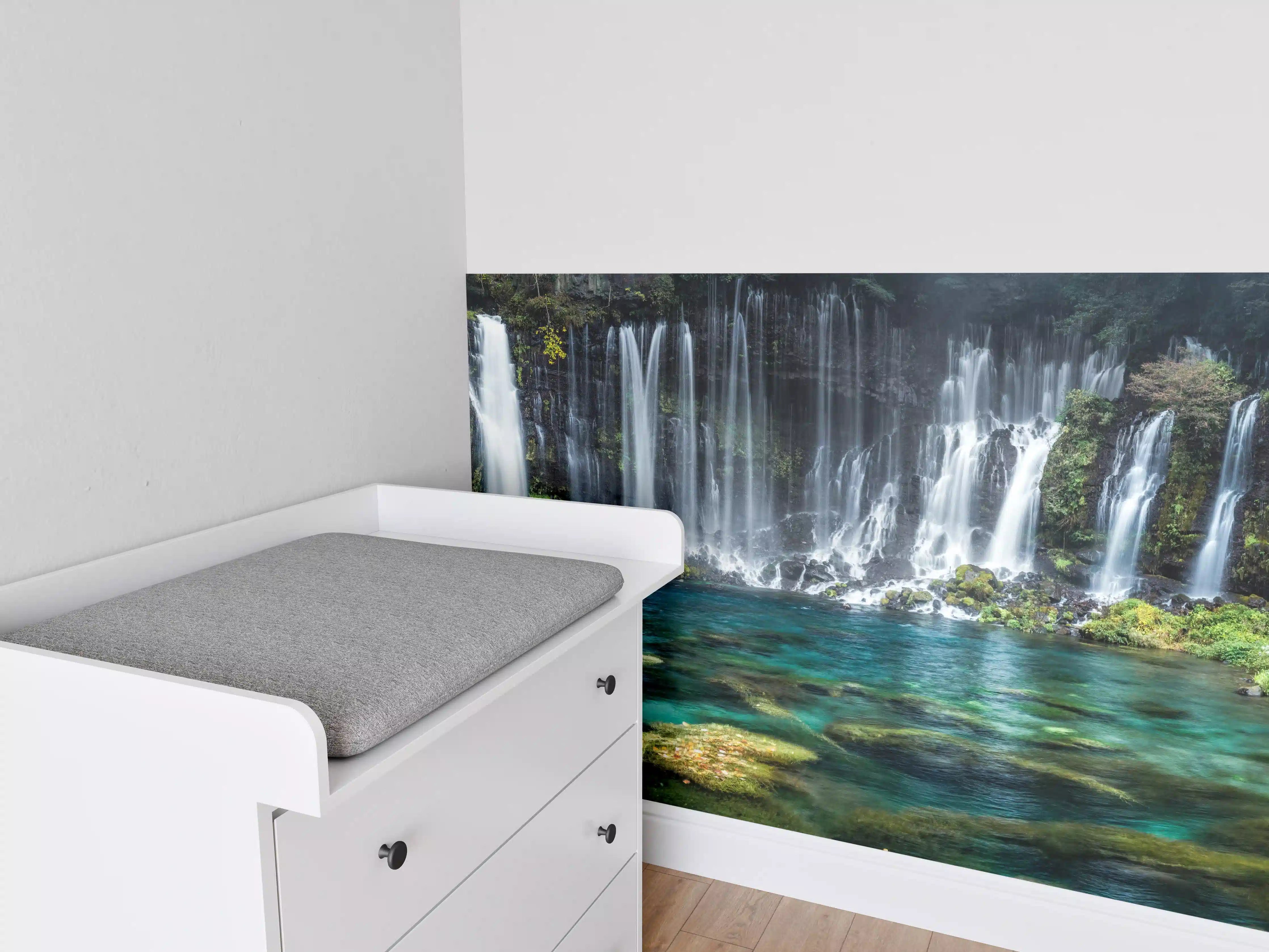 Babyzimmer Wandgestaltung - Türkisblaue Wasserfälle in Japan