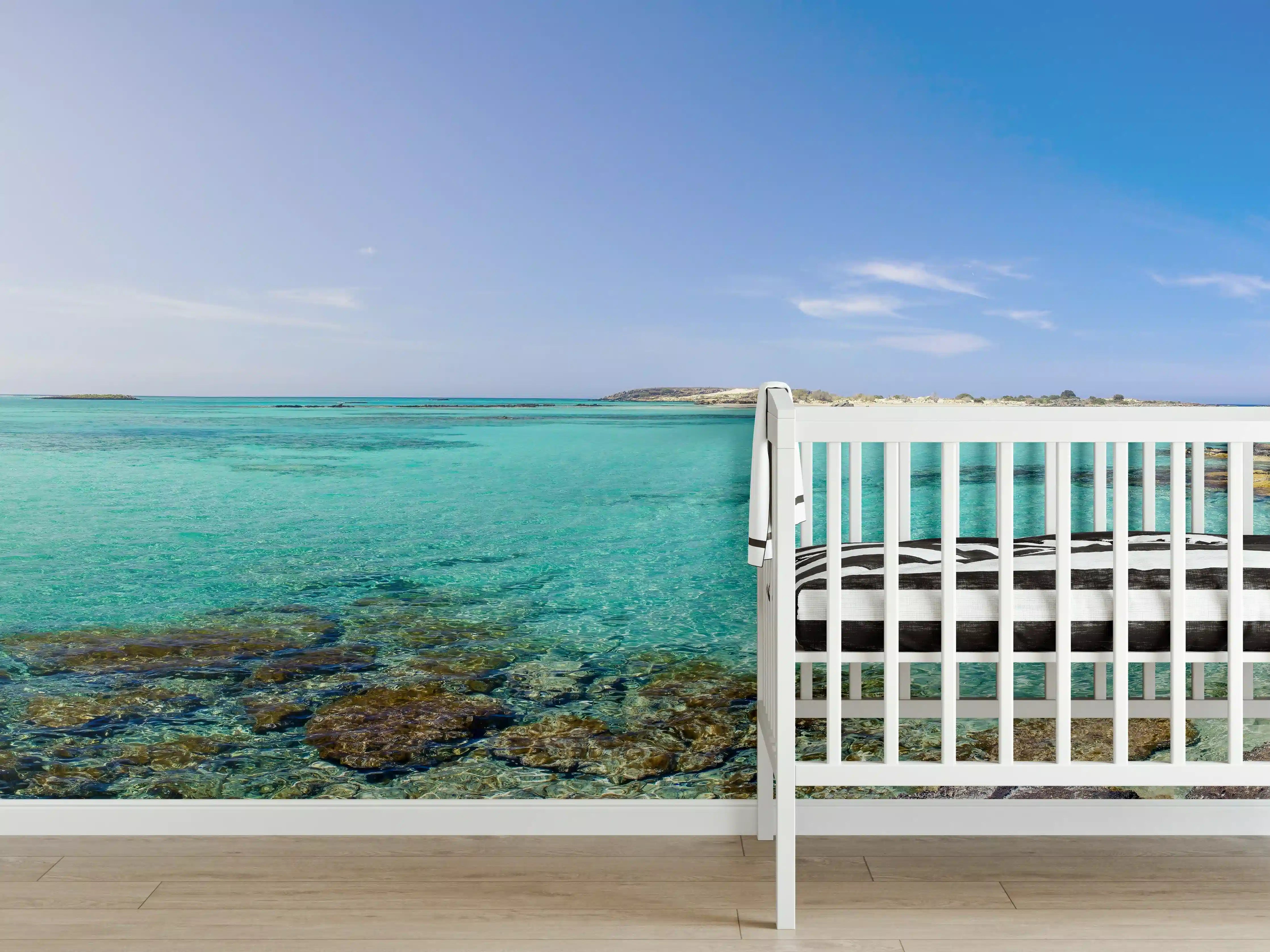 Babyzimmer Wandgestaltung - Türkisfarbener Strandpanorama mit Klippen