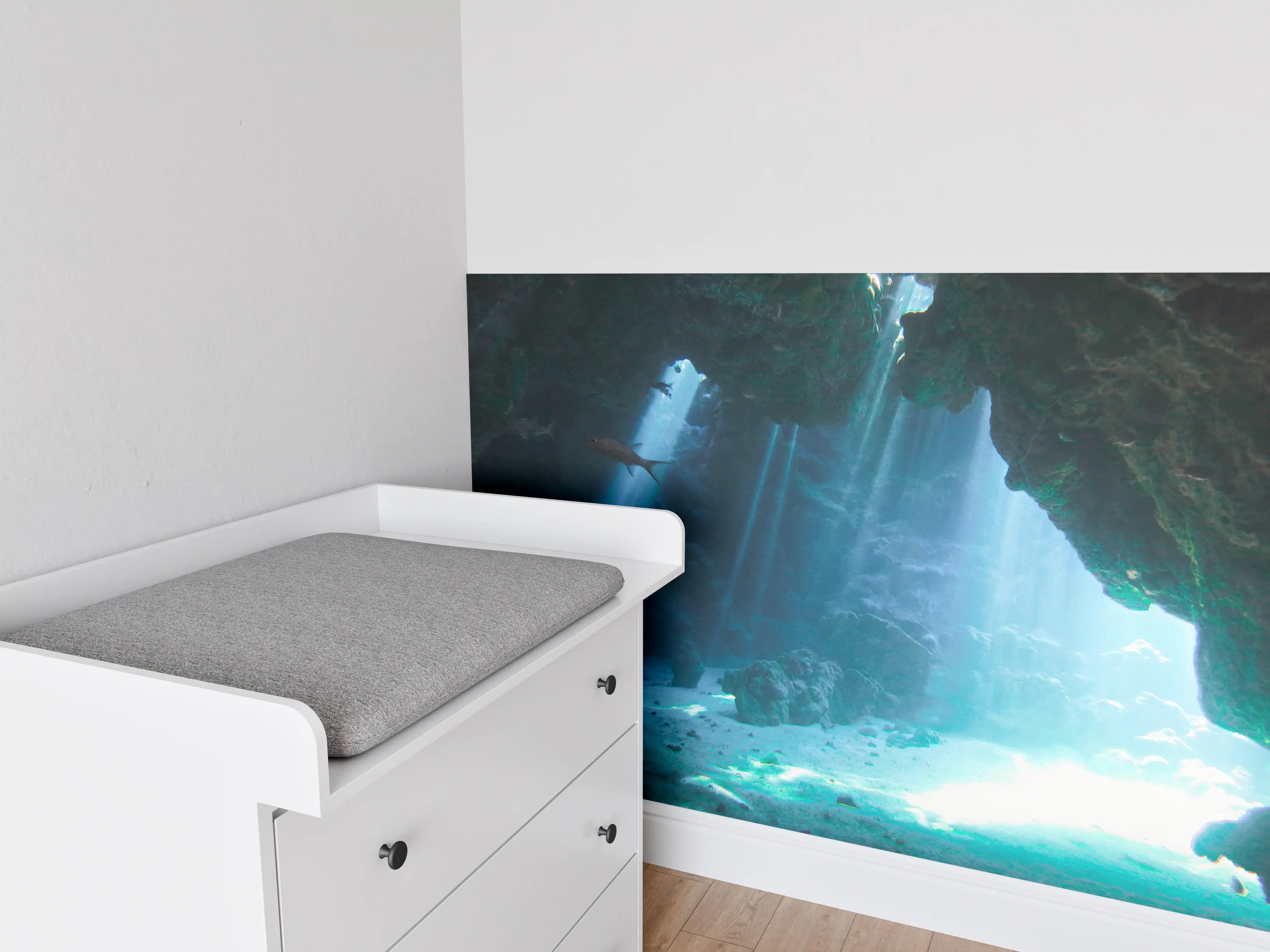 Babyzimmer Wandgestaltung - Unterwasserhöhle mit Sonnenstrahlen - Japan