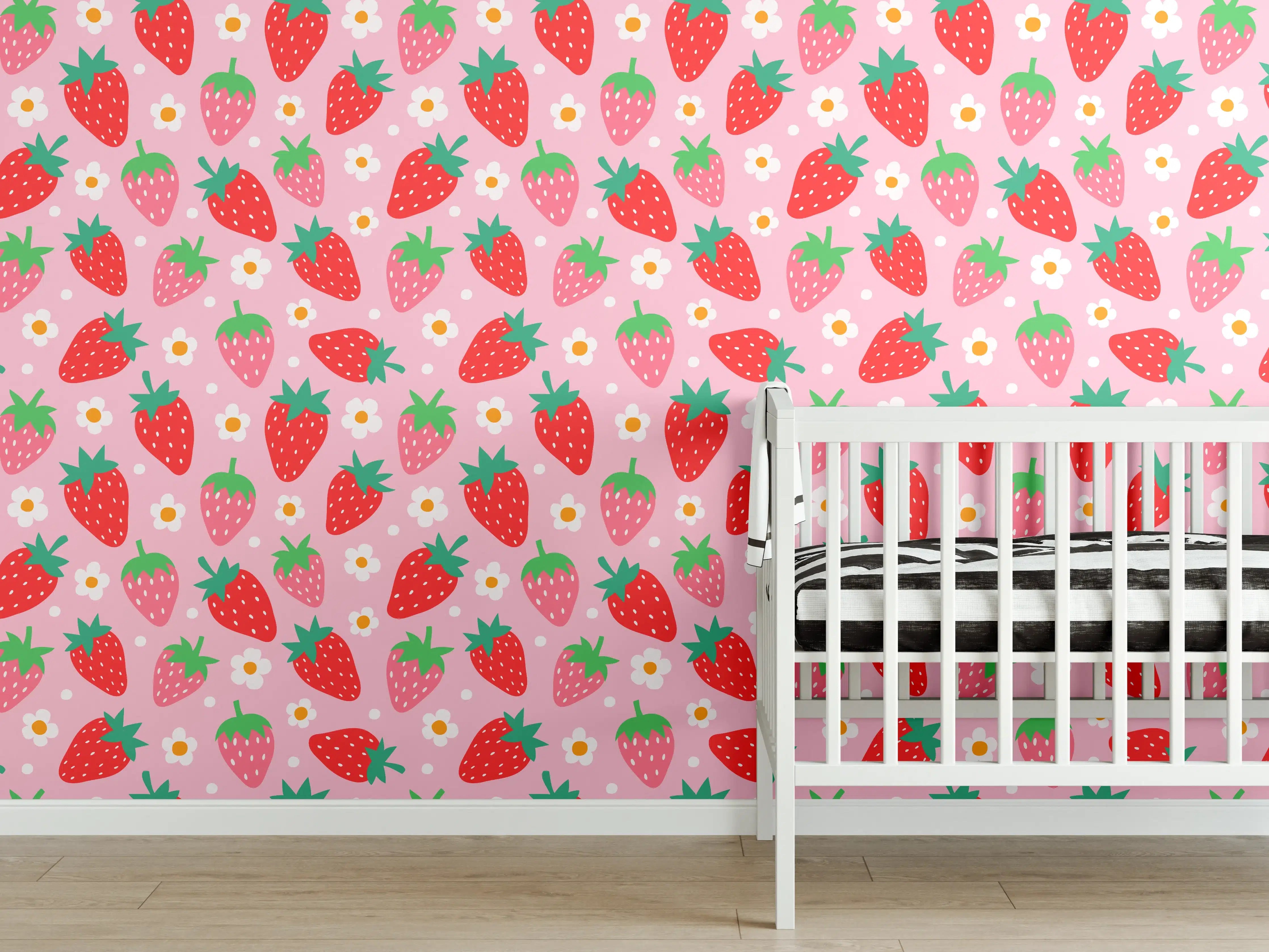 Babyzimmer Wandgestaltung - Verspieltes Erdbeermotiv mit Blumenmuster
