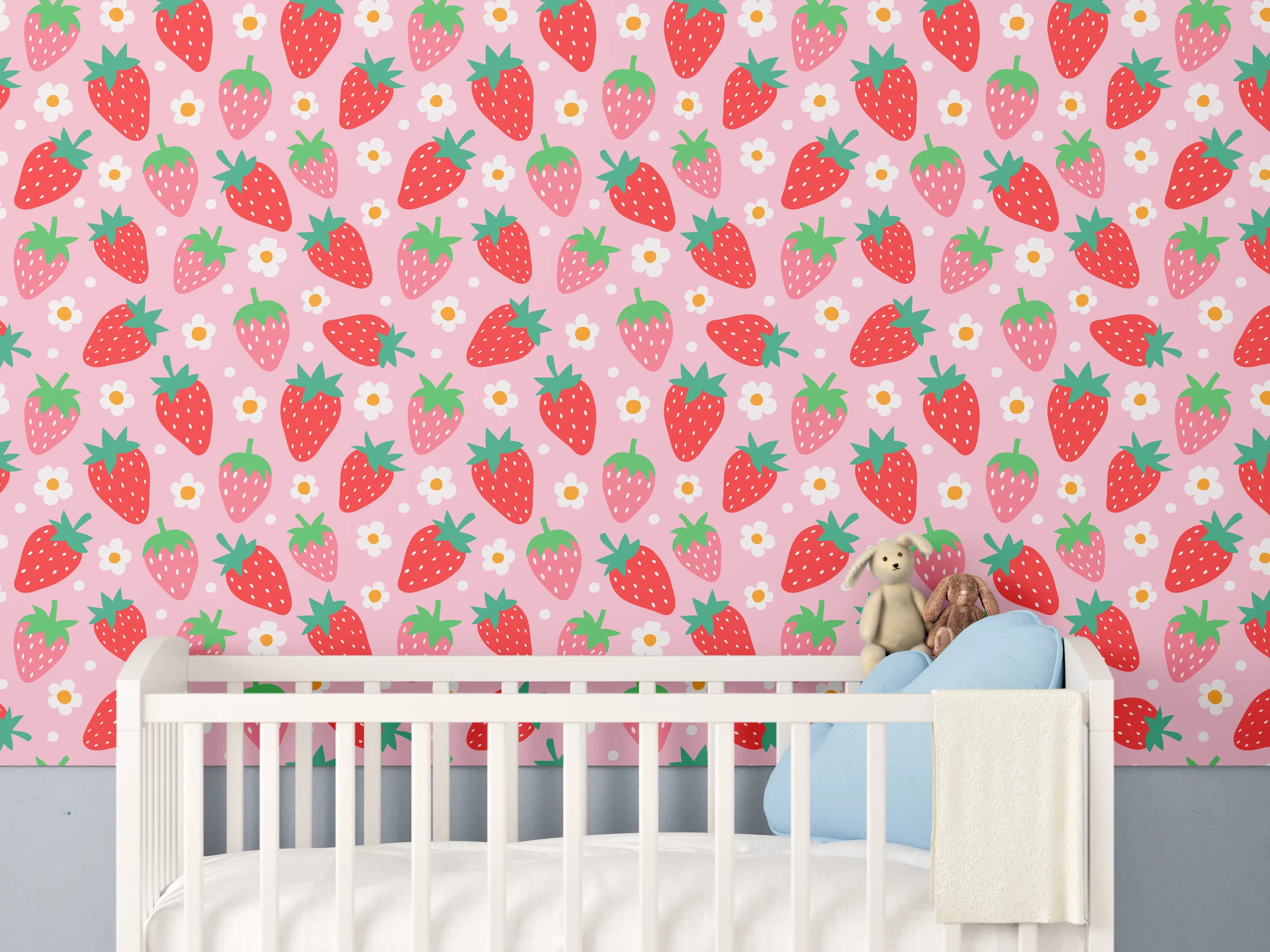 Babyzimmer Wandgestaltung - Verspieltes Erdbeermotiv mit Blumenmuster