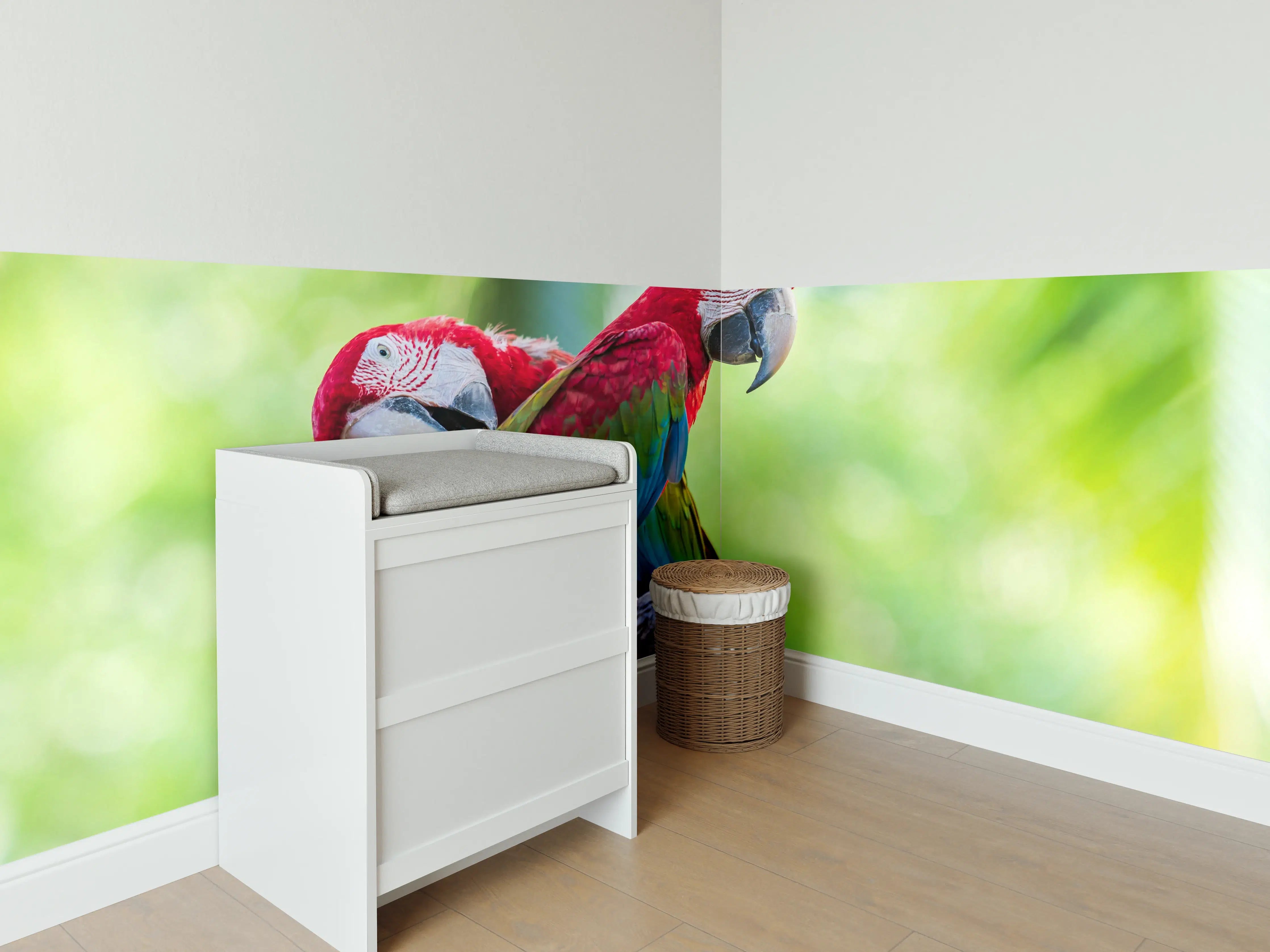 Babyzimmer Wandgestaltung - Verspieltes Papagei Paar auf Ast