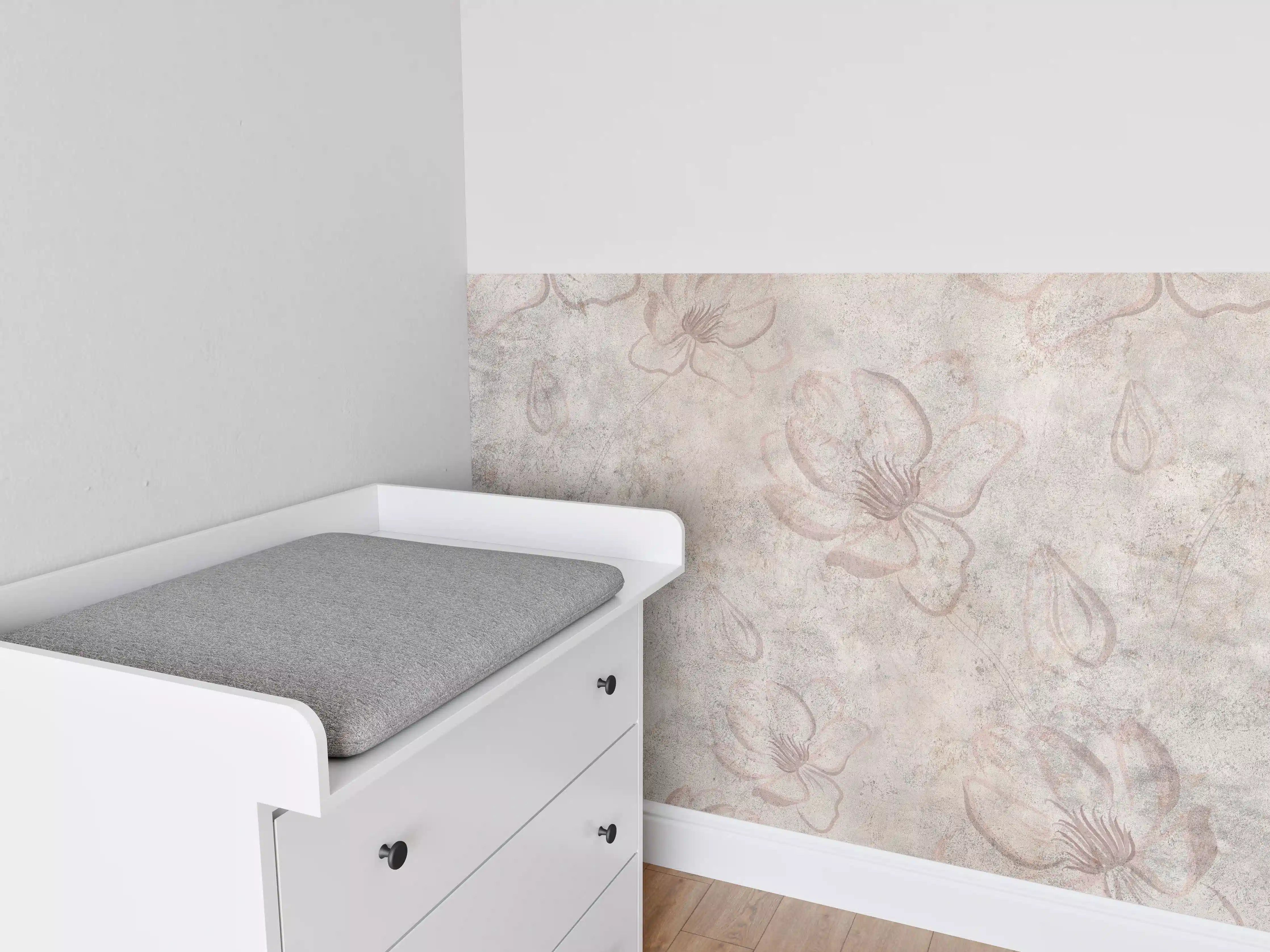 Babyzimmer Wandgestaltung - Verwitterte blumenförmige Tapete