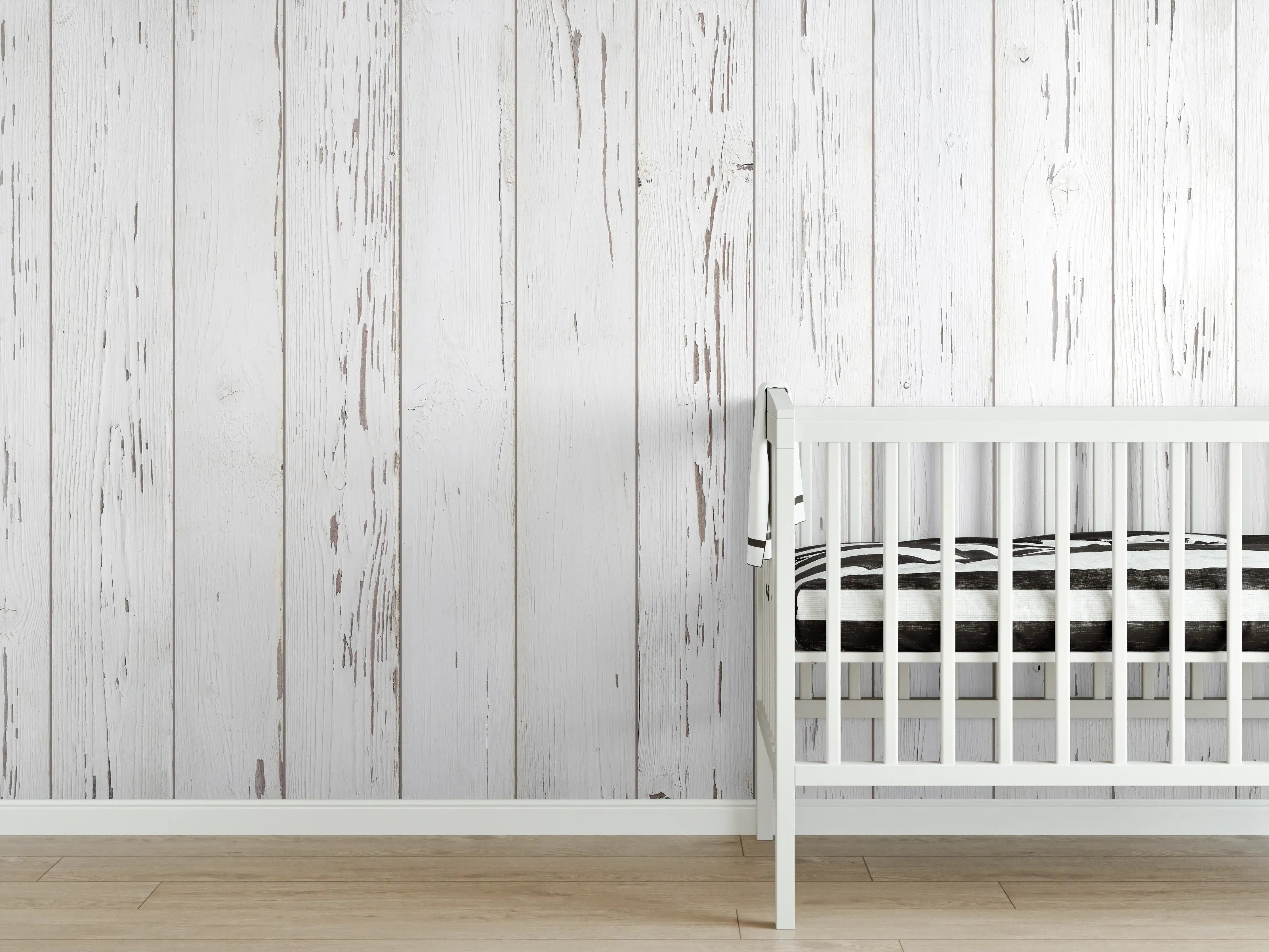 Babyzimmer Wandgestaltung - Verwitterte weiße Holzdielen