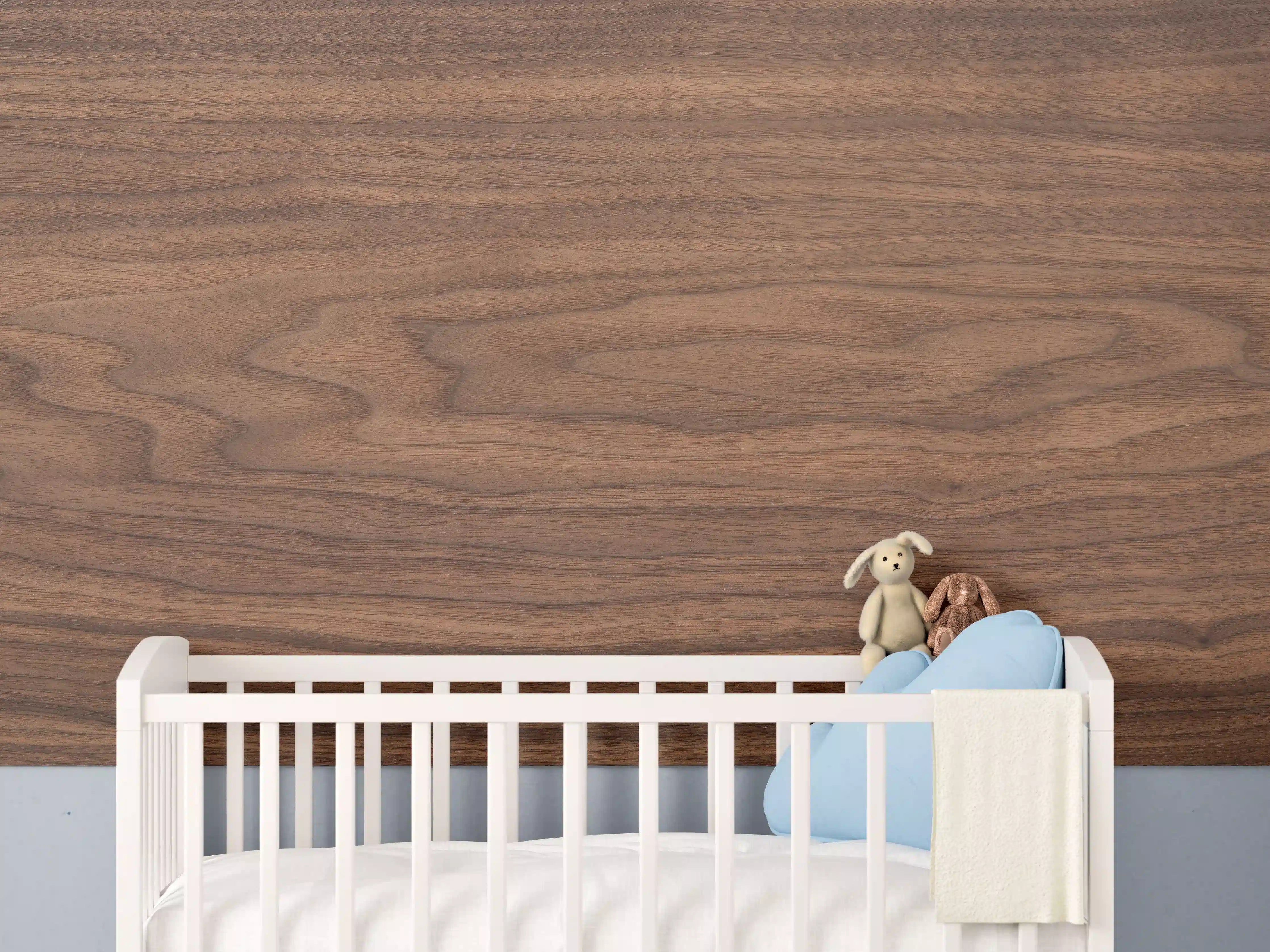 Babyzimmer Wandgestaltung - Walnussholz Matt