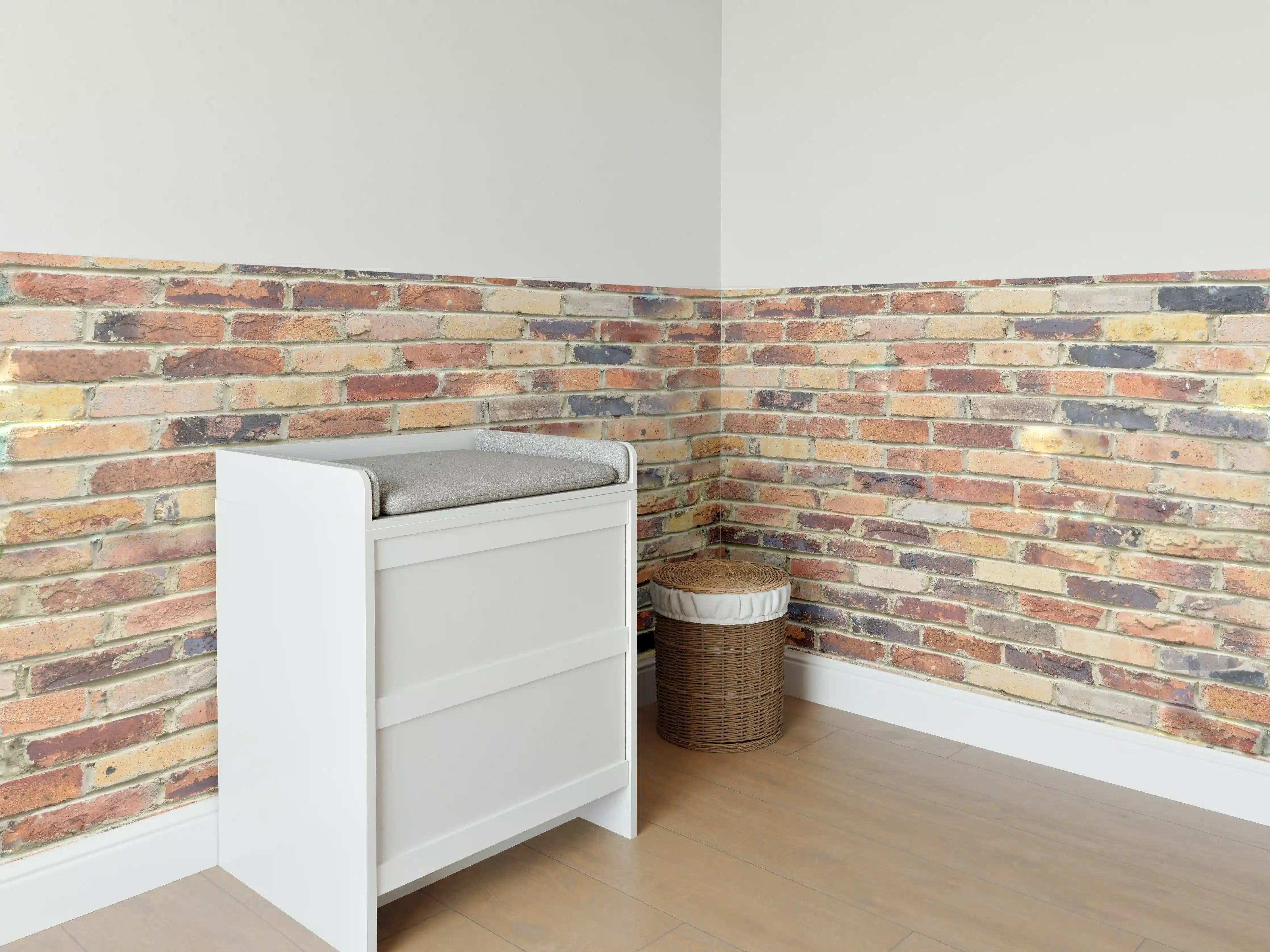 Babyzimmer Wandgestaltung - Wand aus farbigen Ziegeln