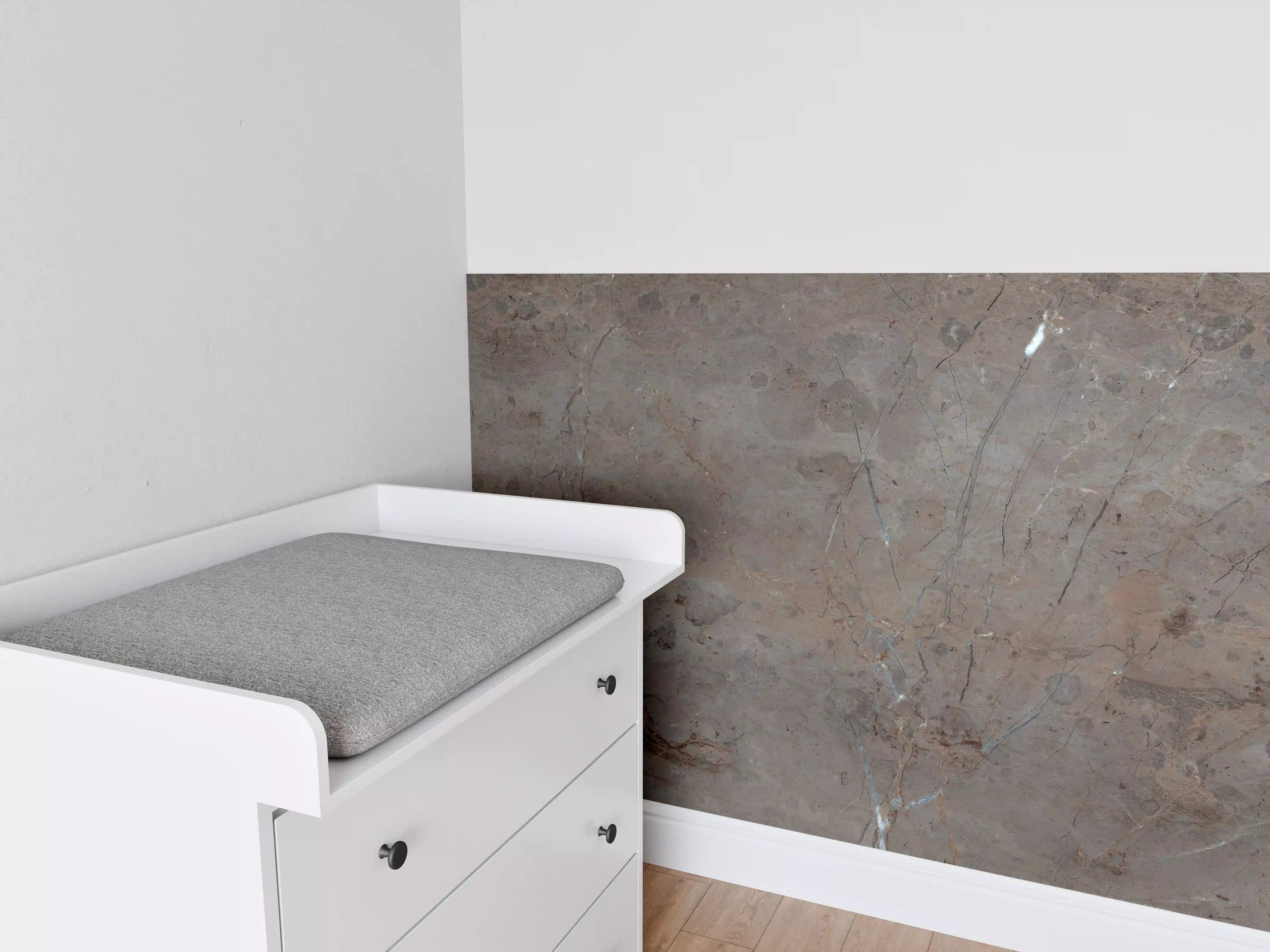 Babyzimmer Wandgestaltung - Warme Erdtöne Betonwand mit strukturierter Oberfläche