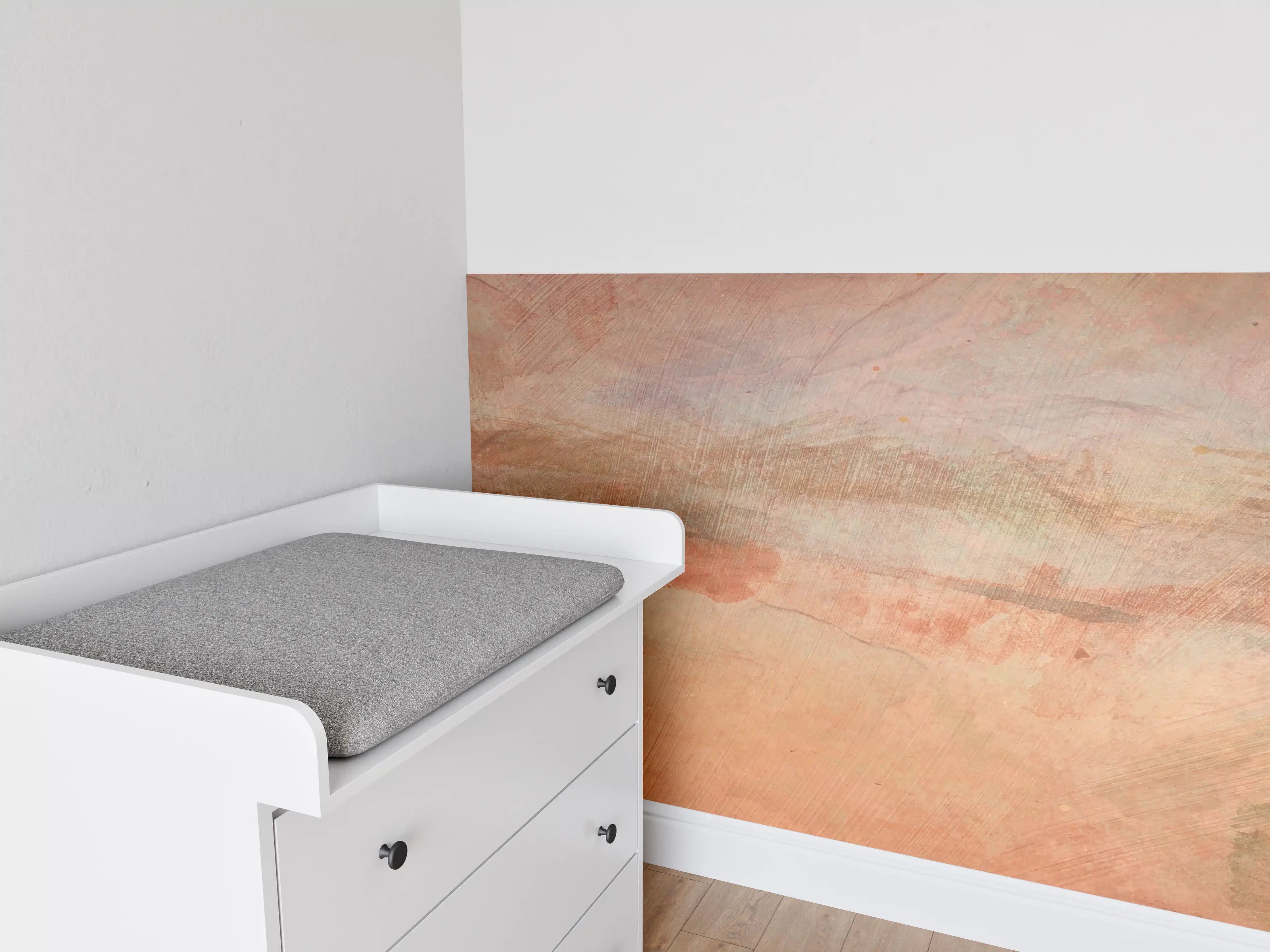 Babyzimmer Wandgestaltung - Warme Terrakotta-Hautstuktur mit Pastellakzenten