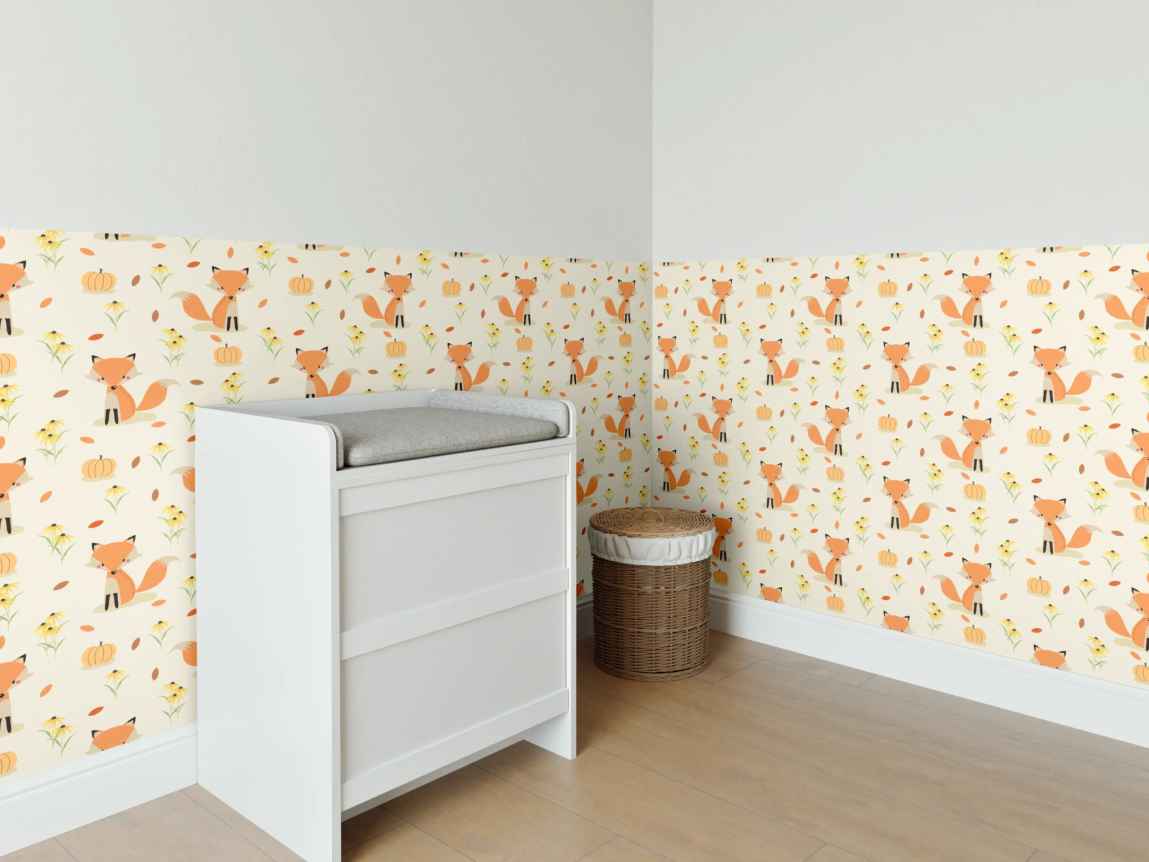 Babyzimmer Wandgestaltung - Warmer Herbstwald mit bunten Blättern