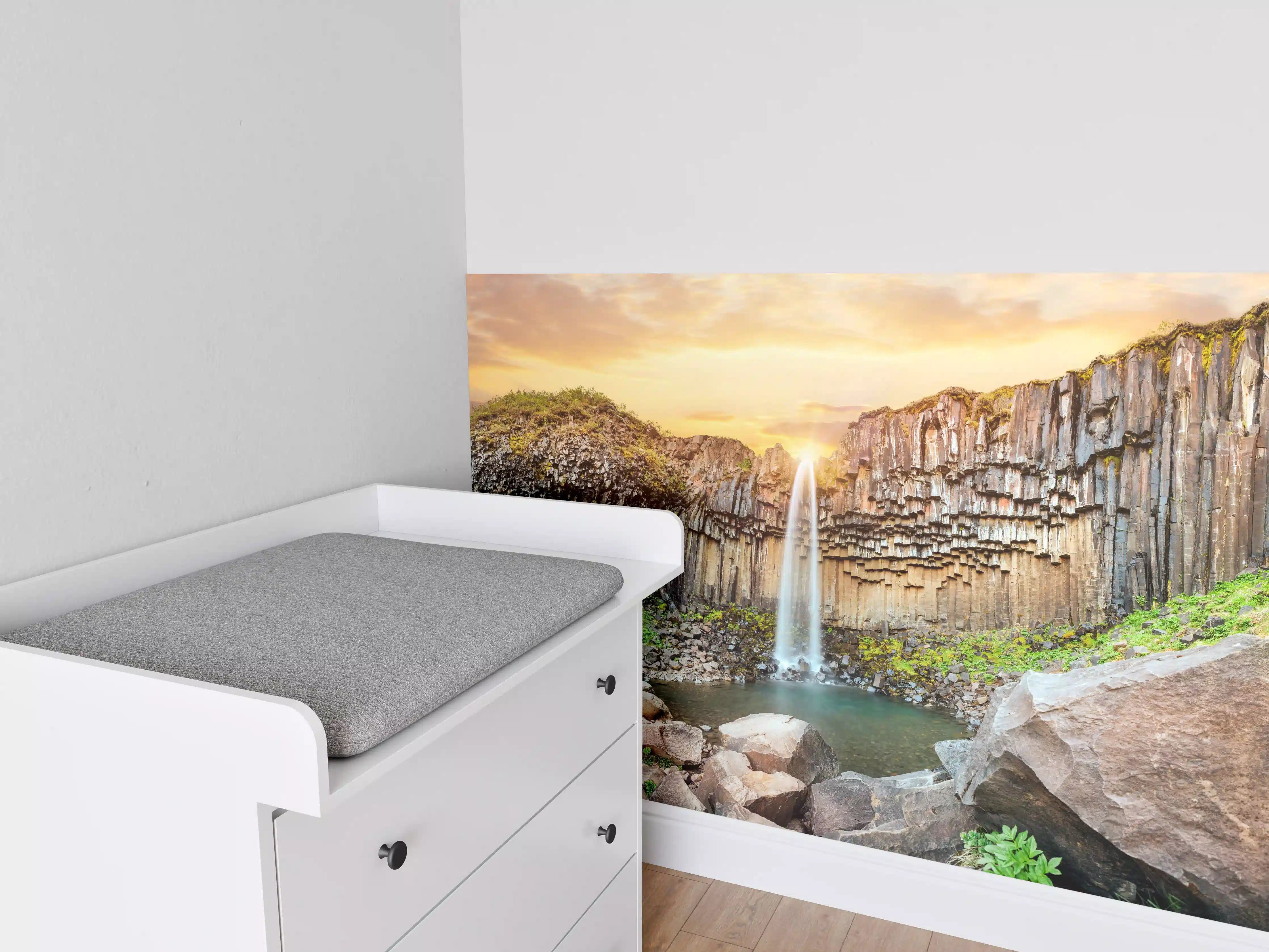 Babyzimmer Wandgestaltung - Wasserfall "Svartifoss" im Skaftafell-Nationalpark