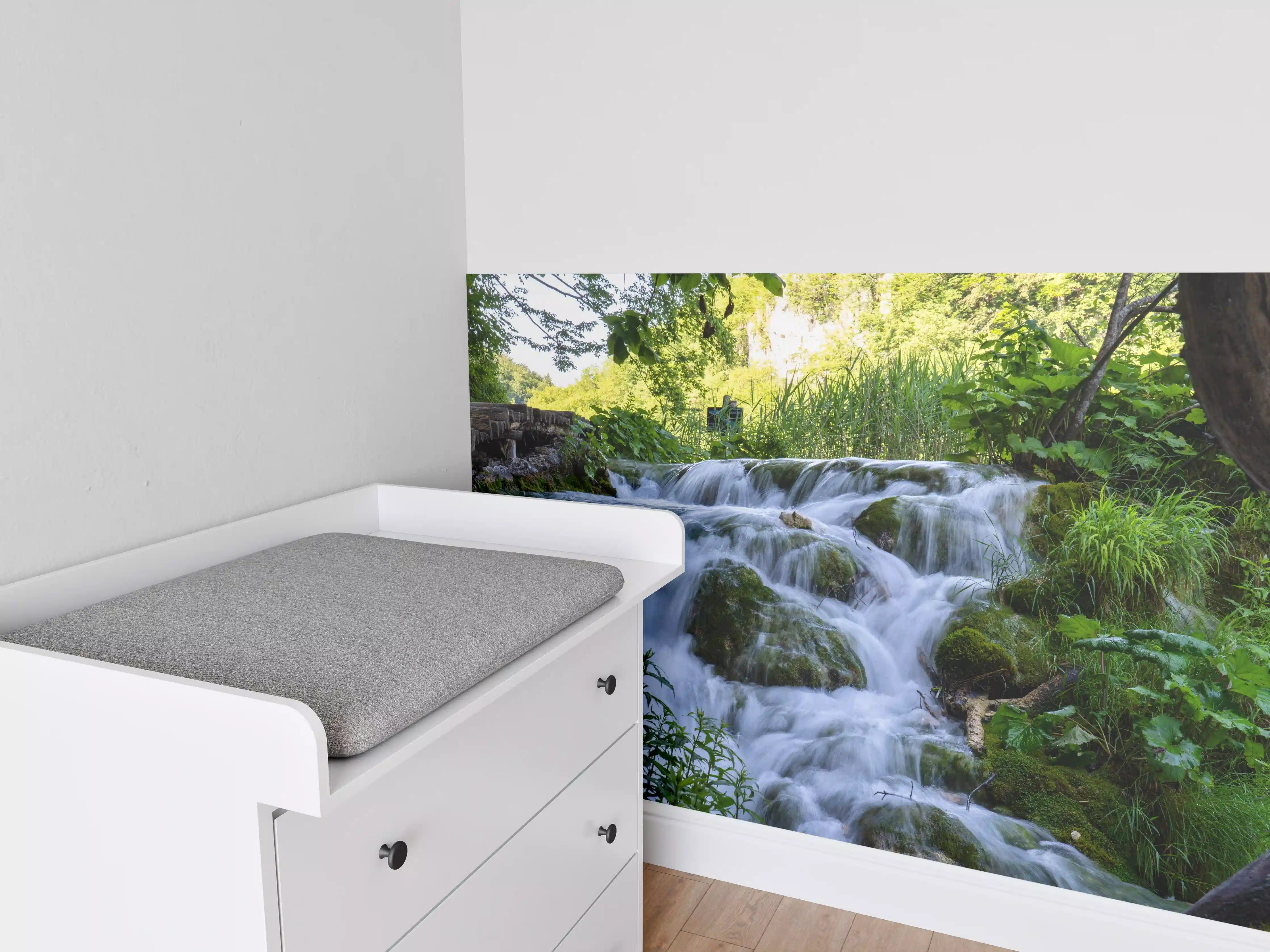 Babyzimmer Wandgestaltung - Wasserfall im Nationalpark Plitvicer Seen