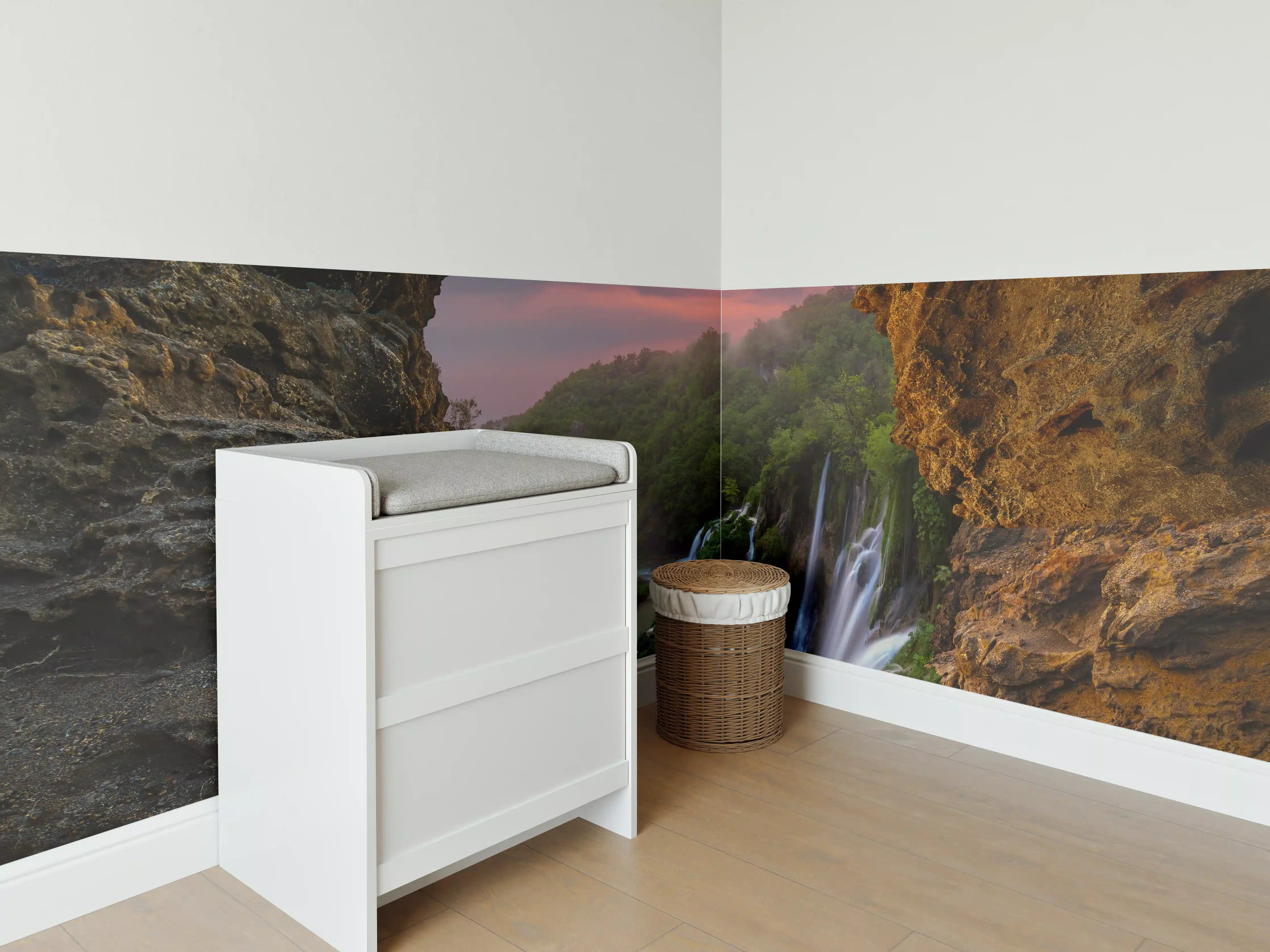 Babyzimmer Wandgestaltung - Wasserfall im Nationalpark Plitvicer Seen bei Sonnenuntergang