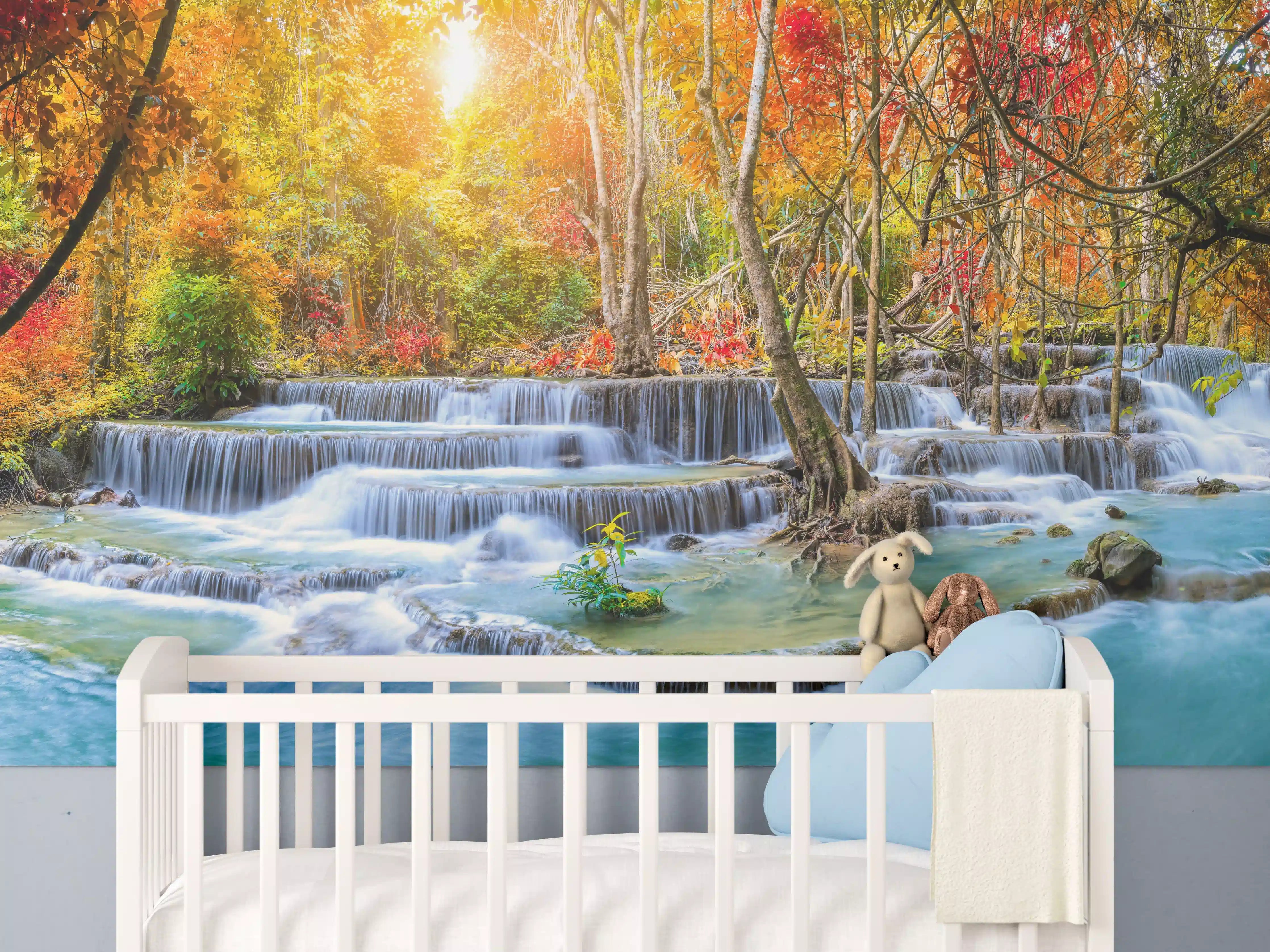 Babyzimmer Wandgestaltung - Wasserfall im Wald Thailand Nationalparks