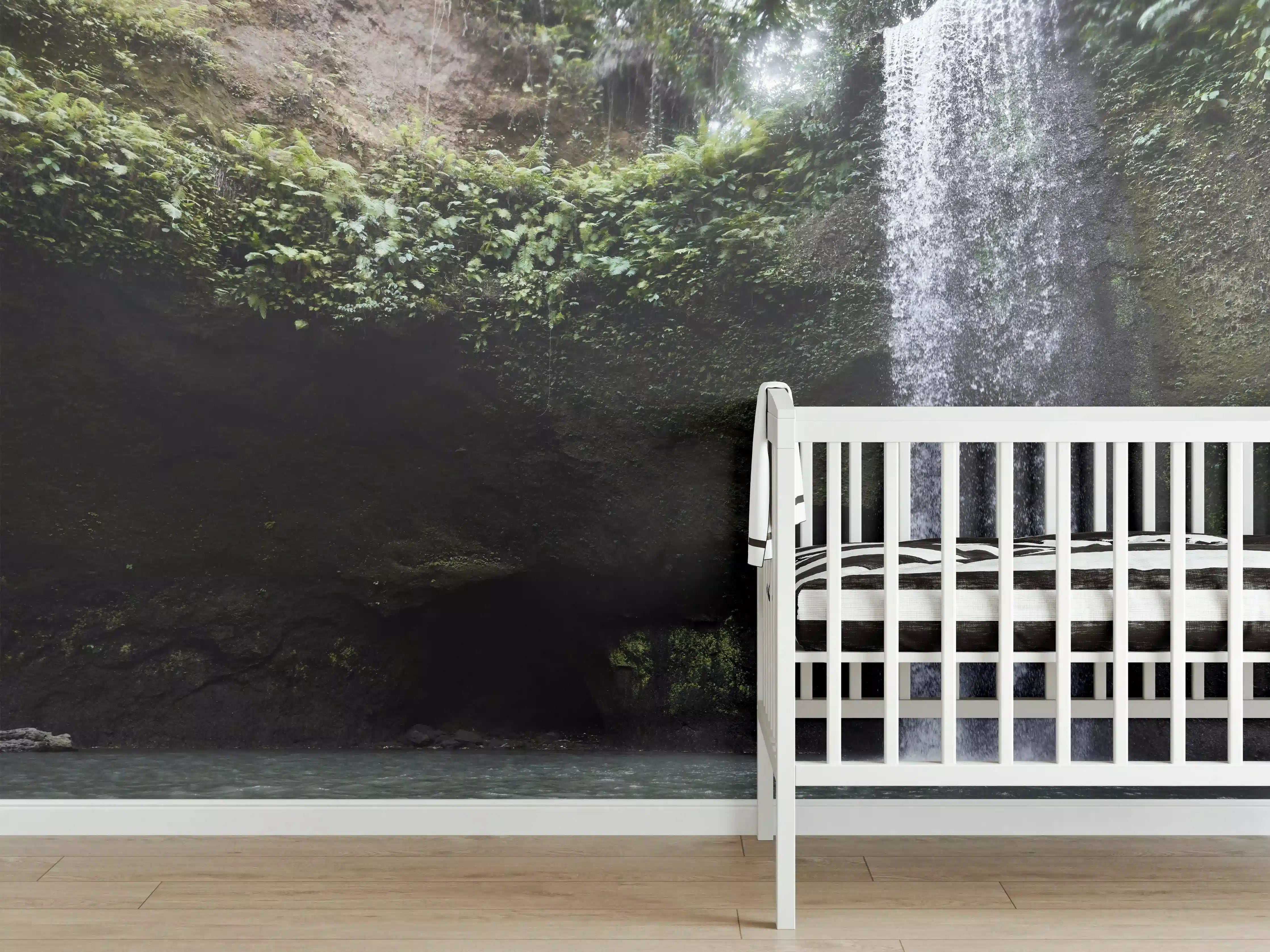 Babyzimmer Wandgestaltung - Wasserfall in Bali im Herbst