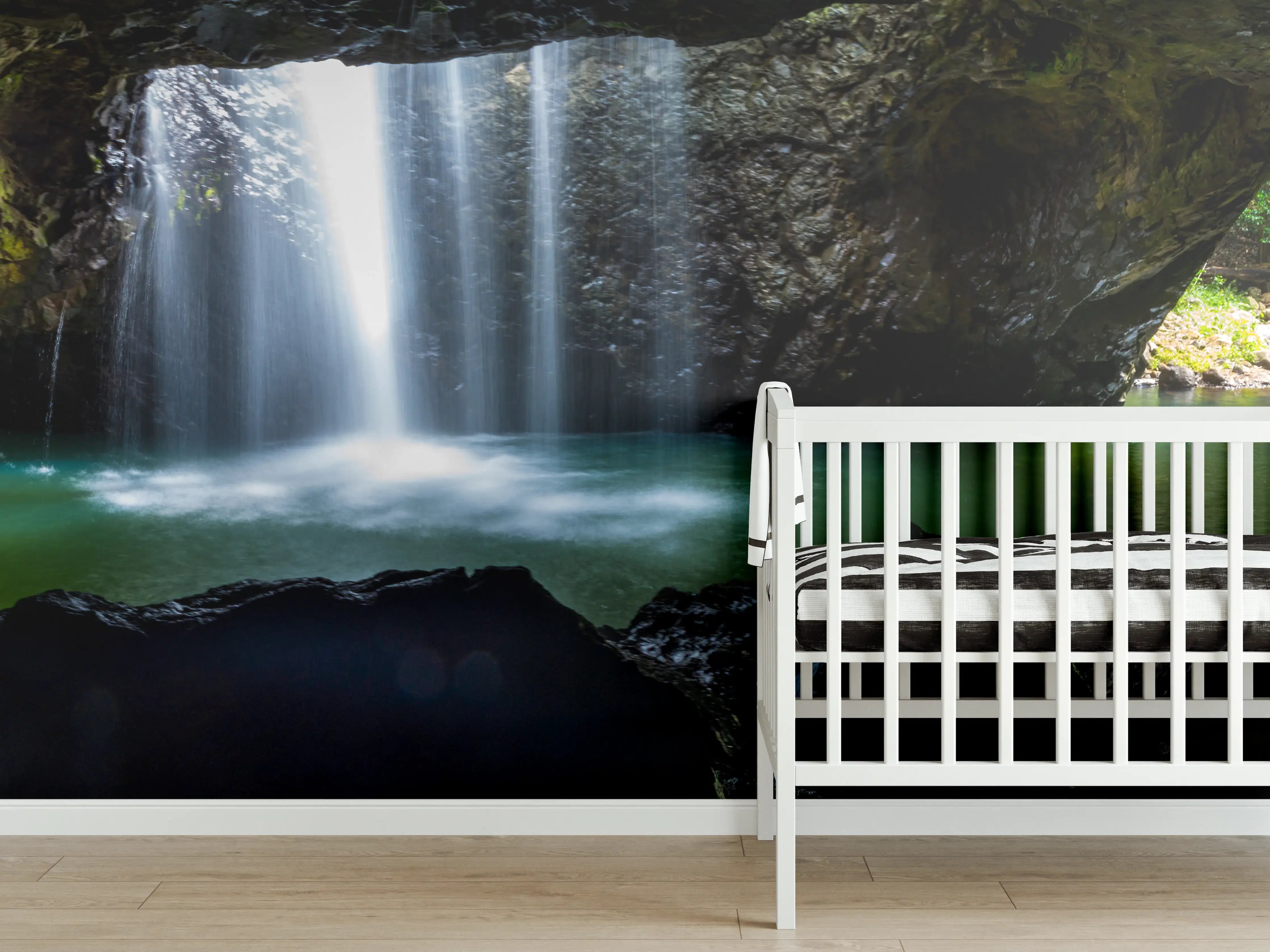 Babyzimmer Wandgestaltung - Wasserfall in der Höhle