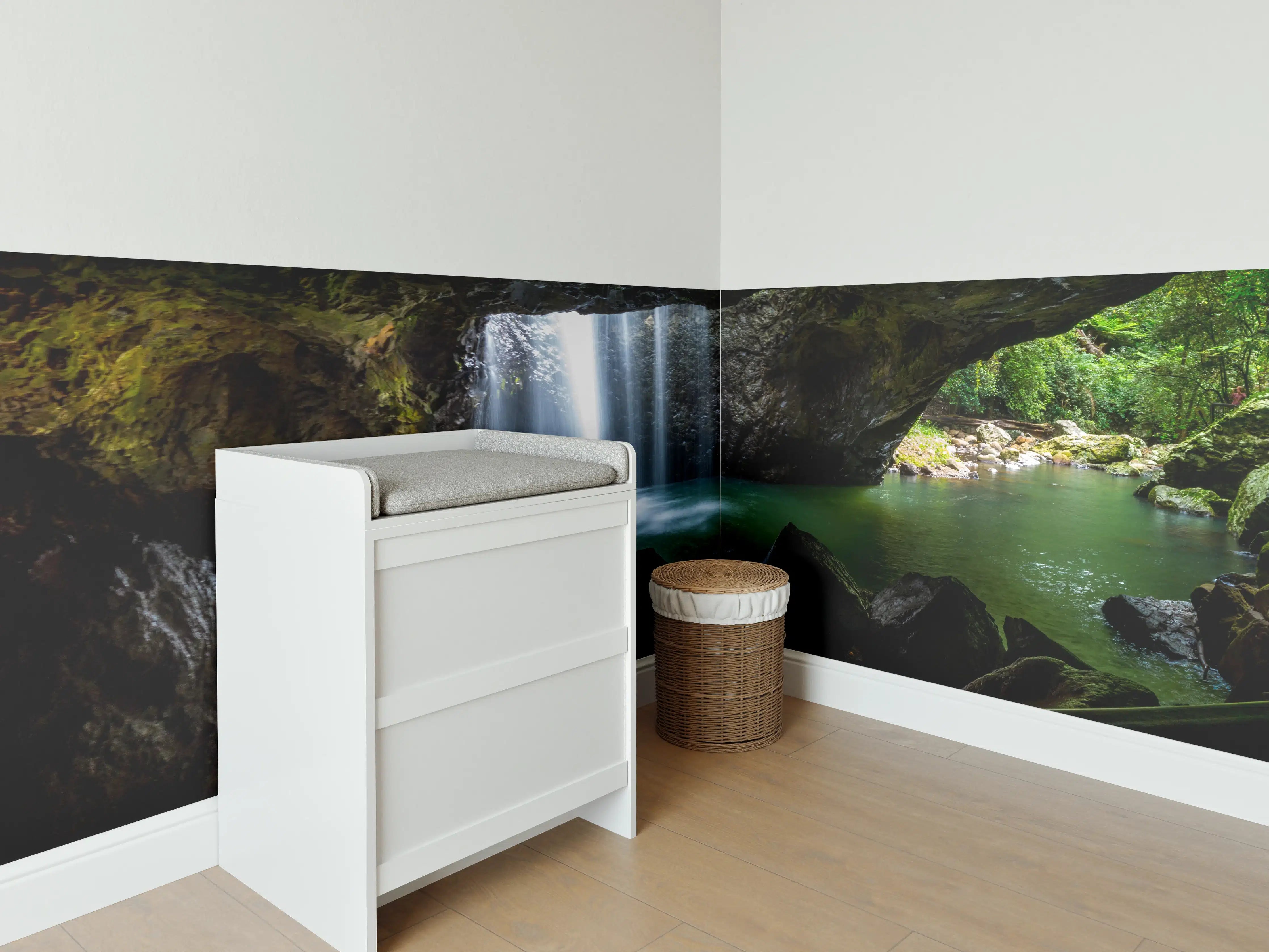 Babyzimmer Wandgestaltung - Wasserfall in der Höhle