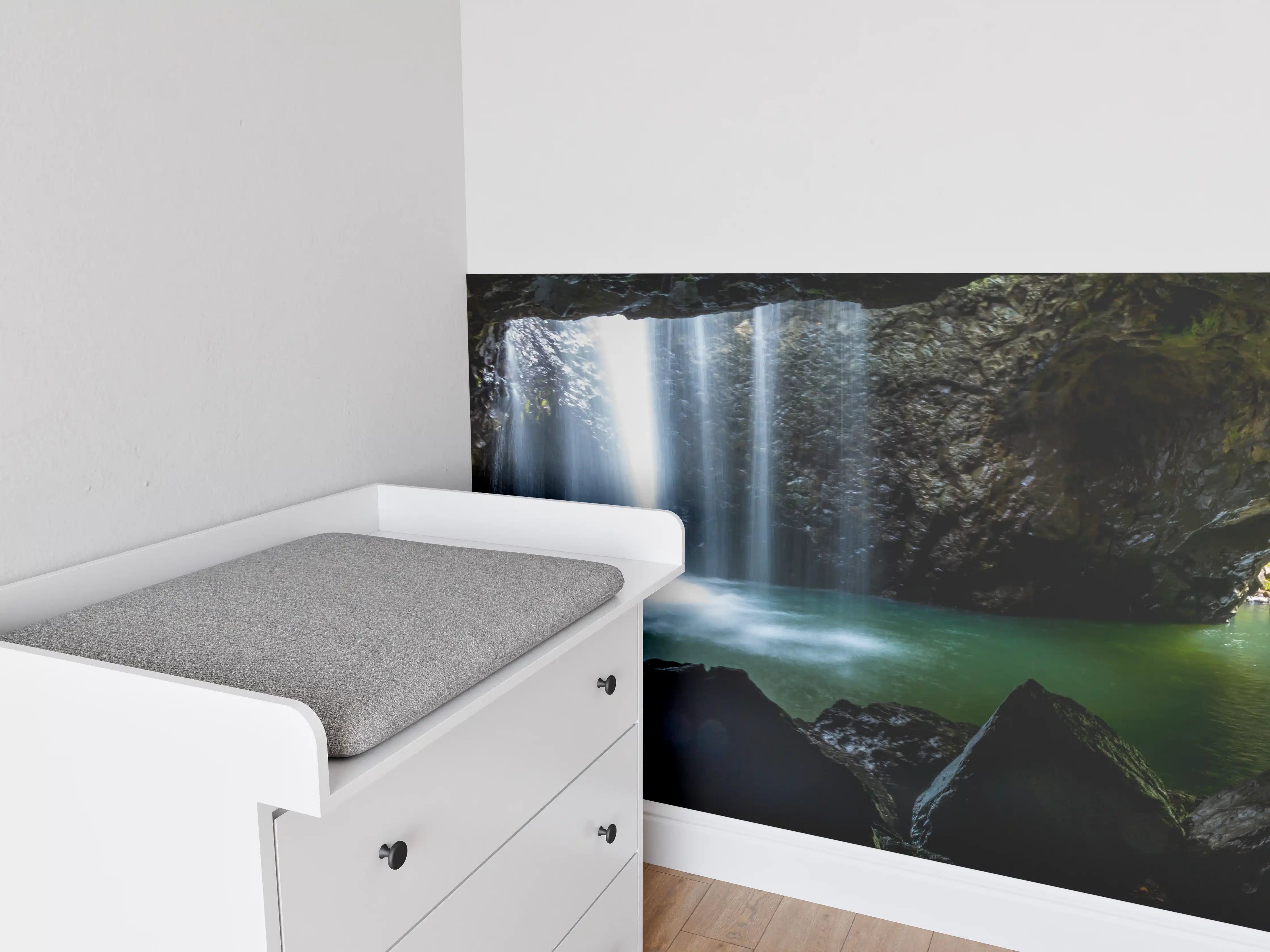 Babyzimmer Wandgestaltung - Wasserfall in der Höhle