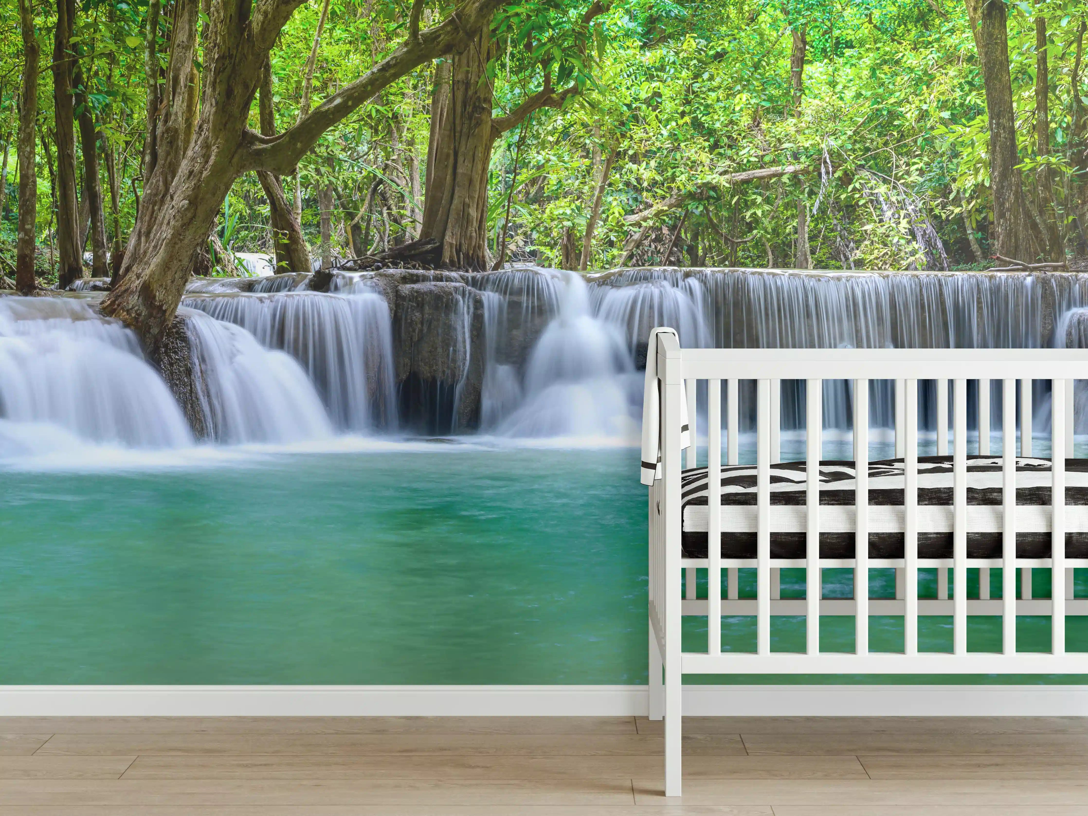 Babyzimmer Wandgestaltung - Wasserfall tief im tropischen Wald