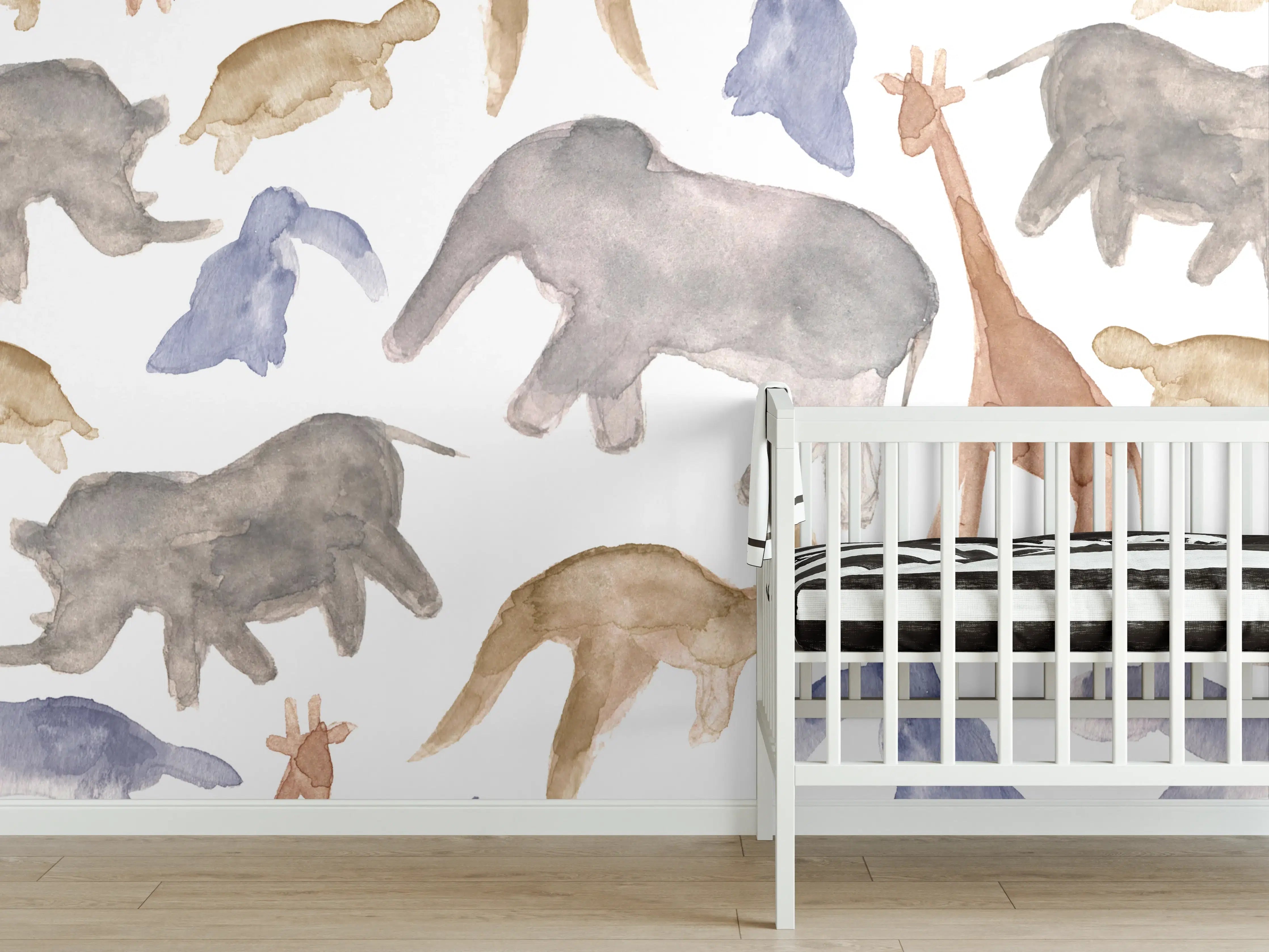 Babyzimmer Wandgestaltung - Wasserfarben-Zeichnung von Elefanten und Giraffen