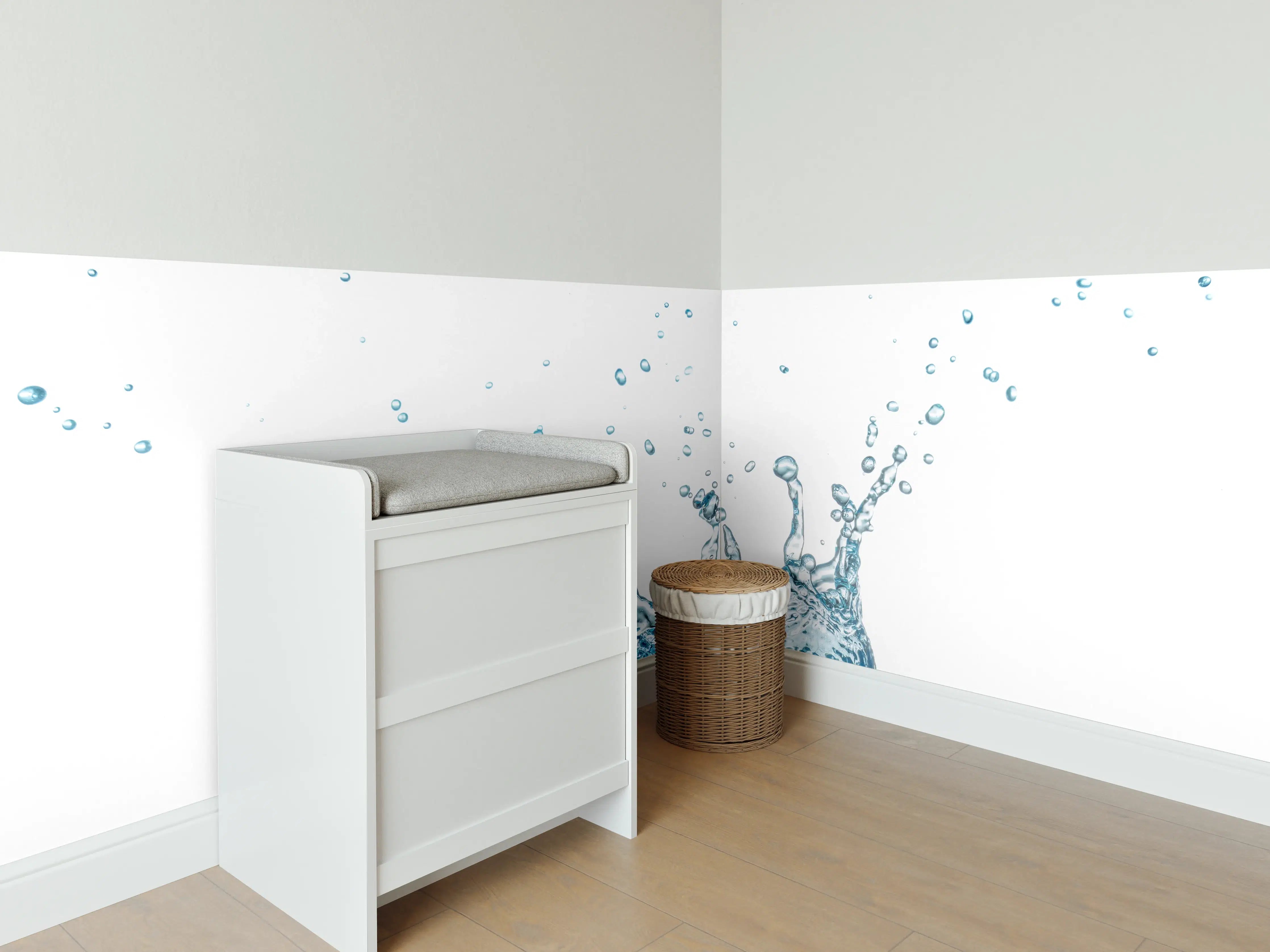 Babyzimmer Wandgestaltung - Wassersplash in Blau und Weiß